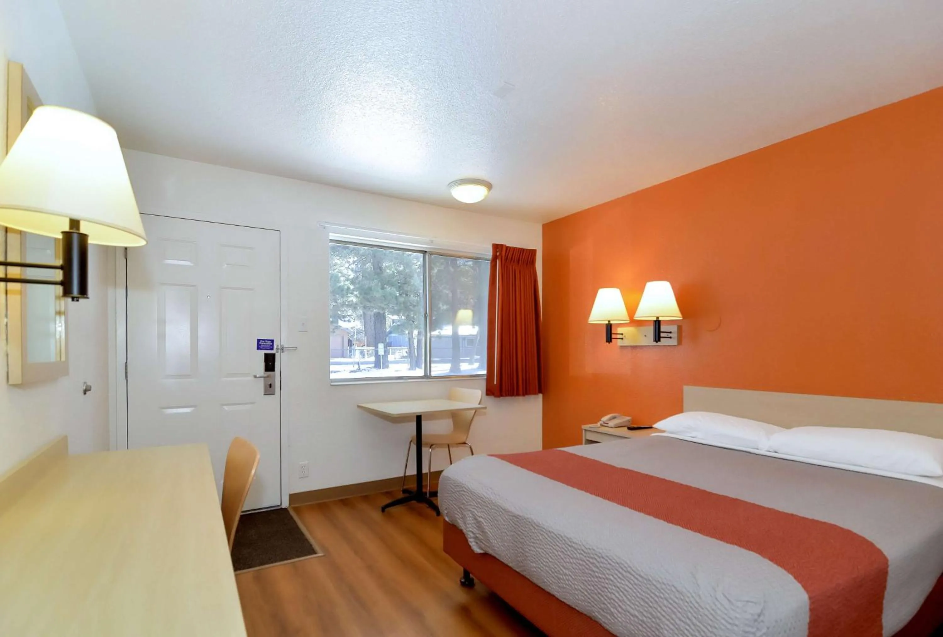 Double Room - Disability Access - Roll In Shower in Motel 6-Big Bear Lake, CA