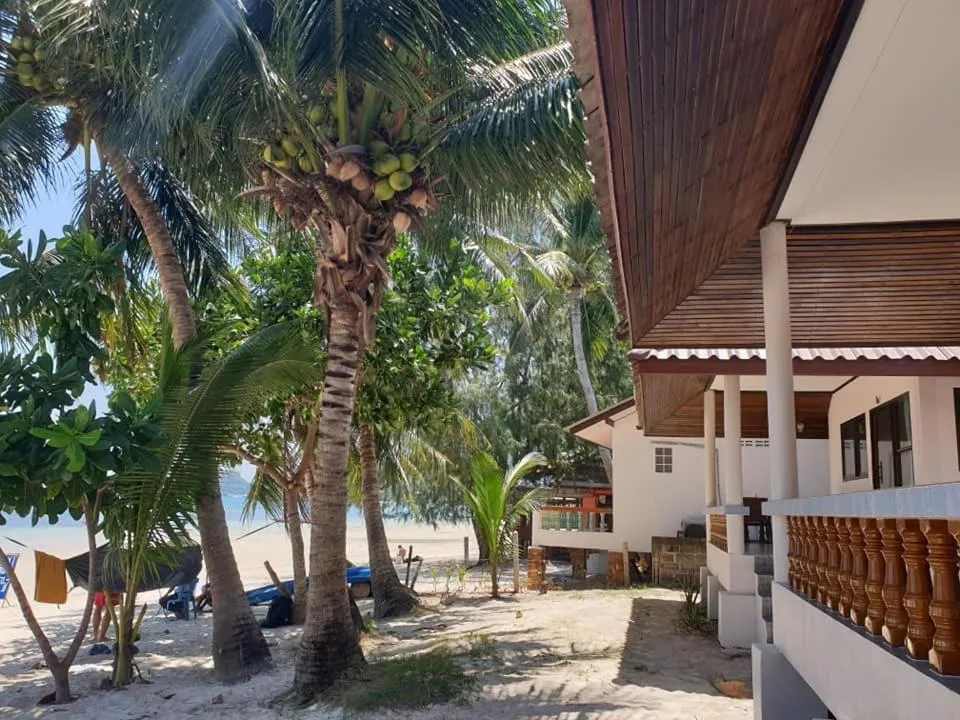 Beach Front Villa in Island Spa Resort