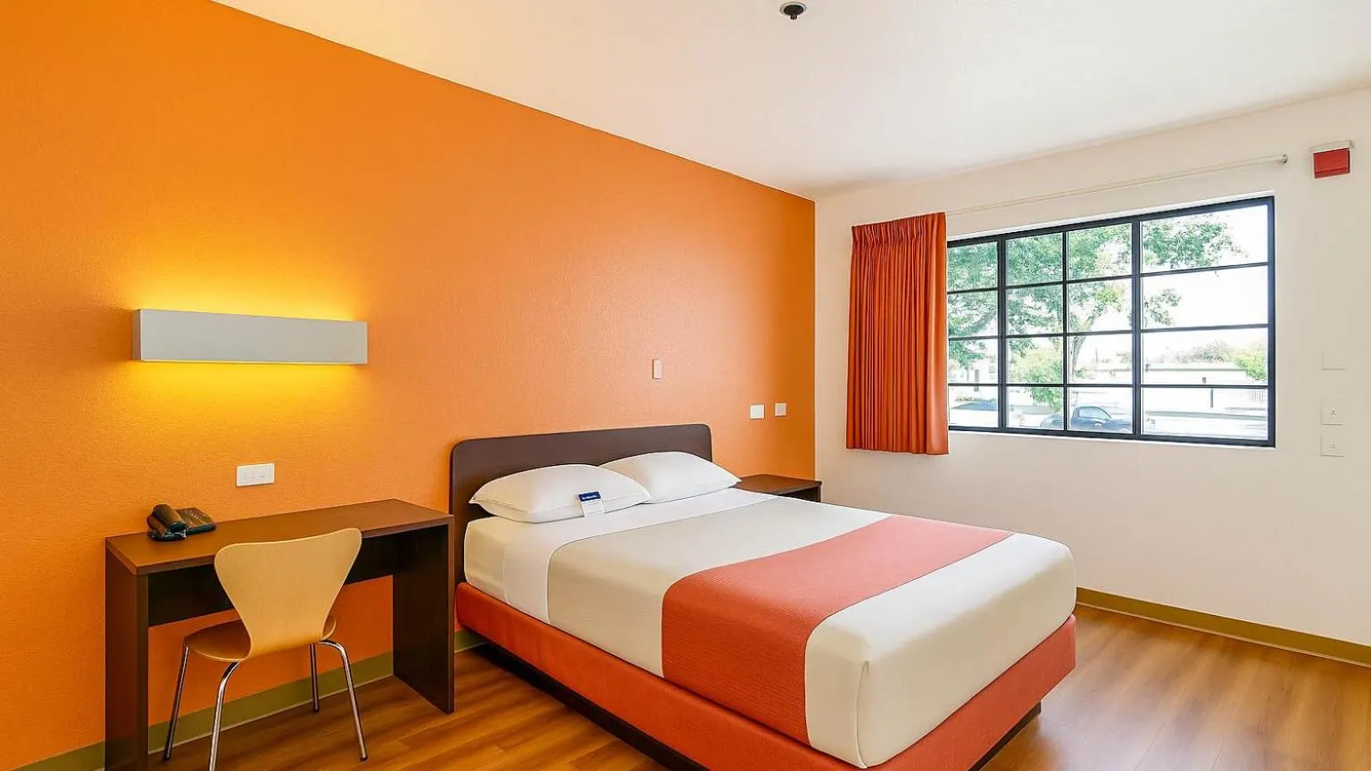 Deluxe Queen Room - Non-Smoking in Motel 6-Carlsbad, CA Beach