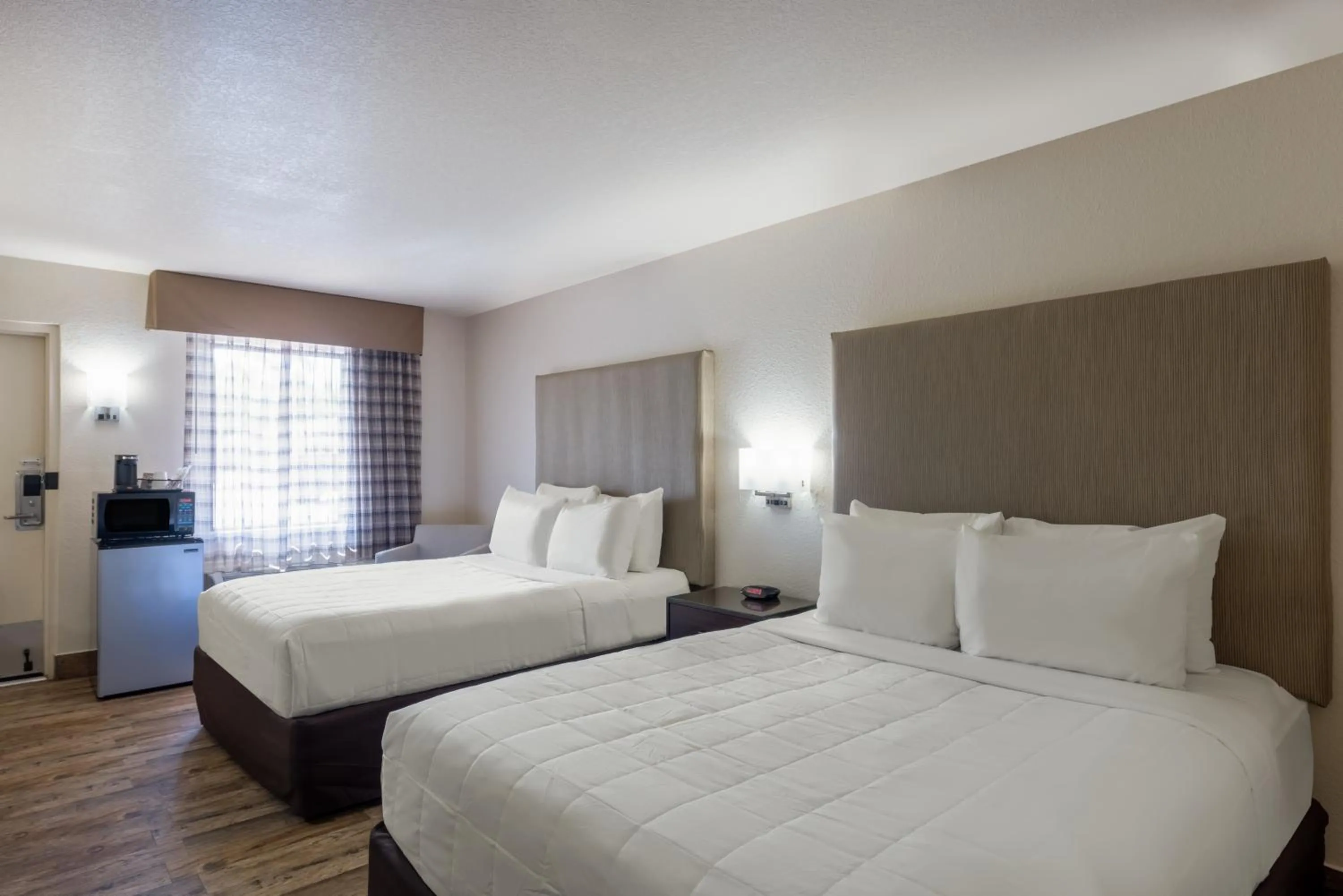 Queen Room with Two Queen Beds - Ground Floor/Non-Smoking in Travelodge by Wyndham Florida City/Homestead/Everglades