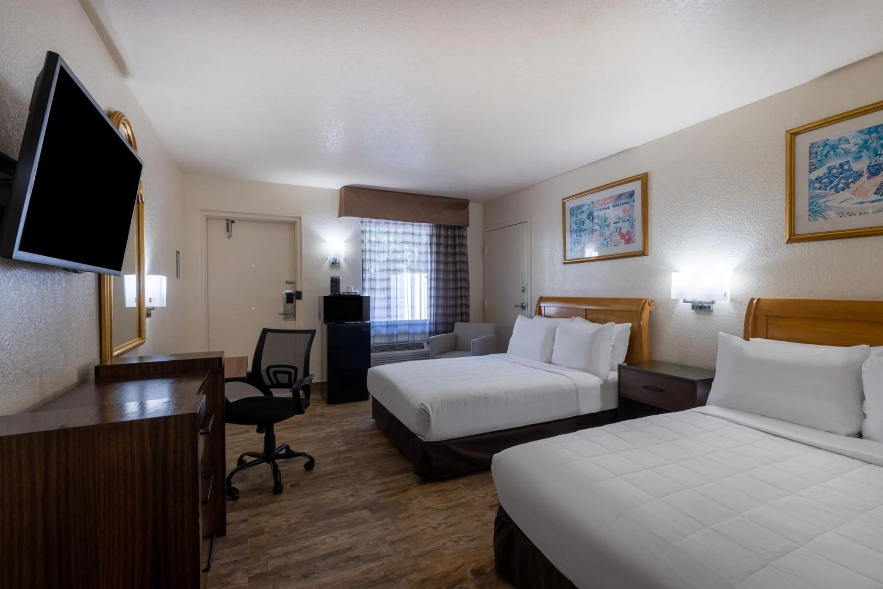 Double Room with Two Double Beds and Mobility Access - Ground Floor/Non-Smoking in Travelodge by Wyndham Florida City/Homestead/Everglades