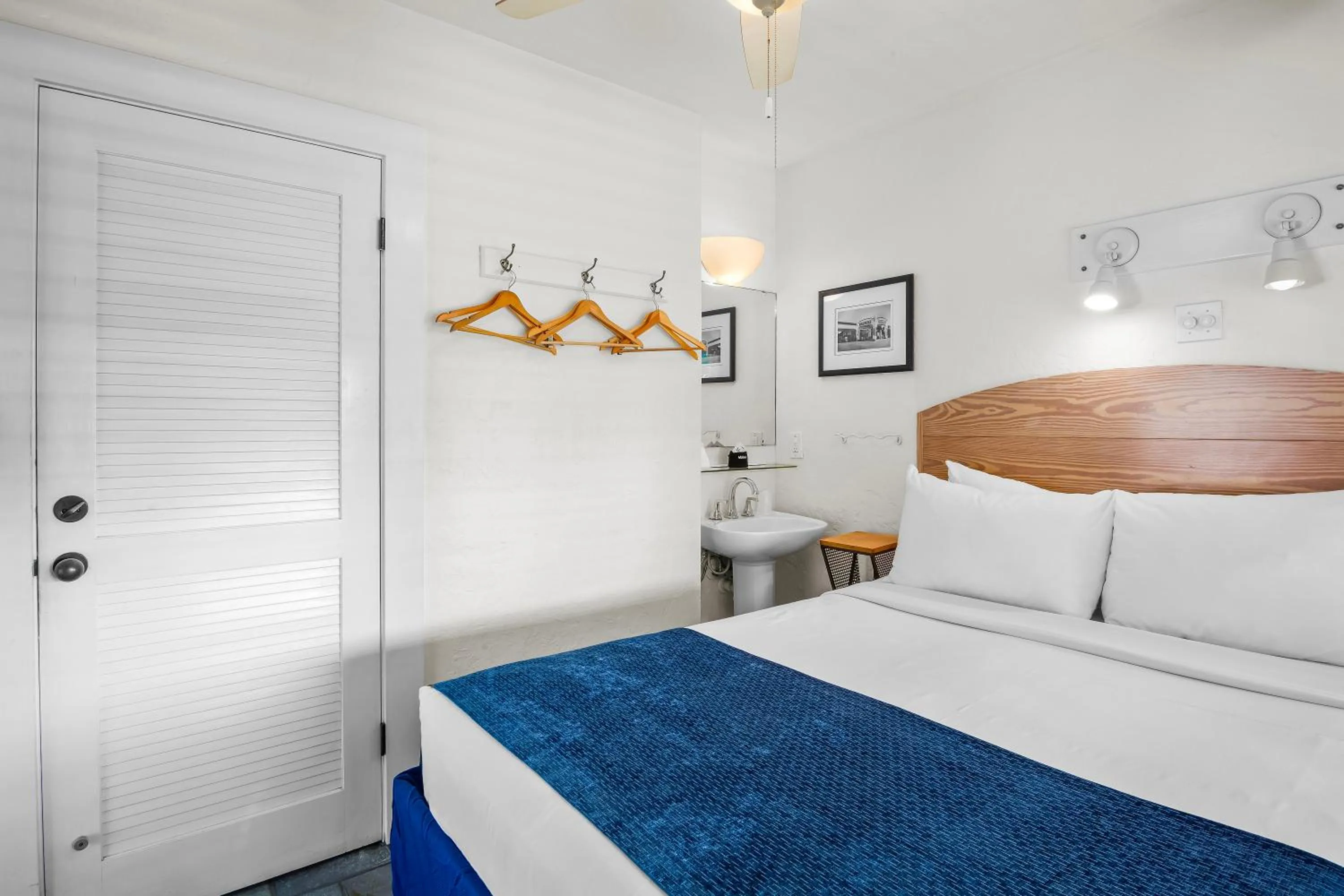 Queen Island Room in Eden House