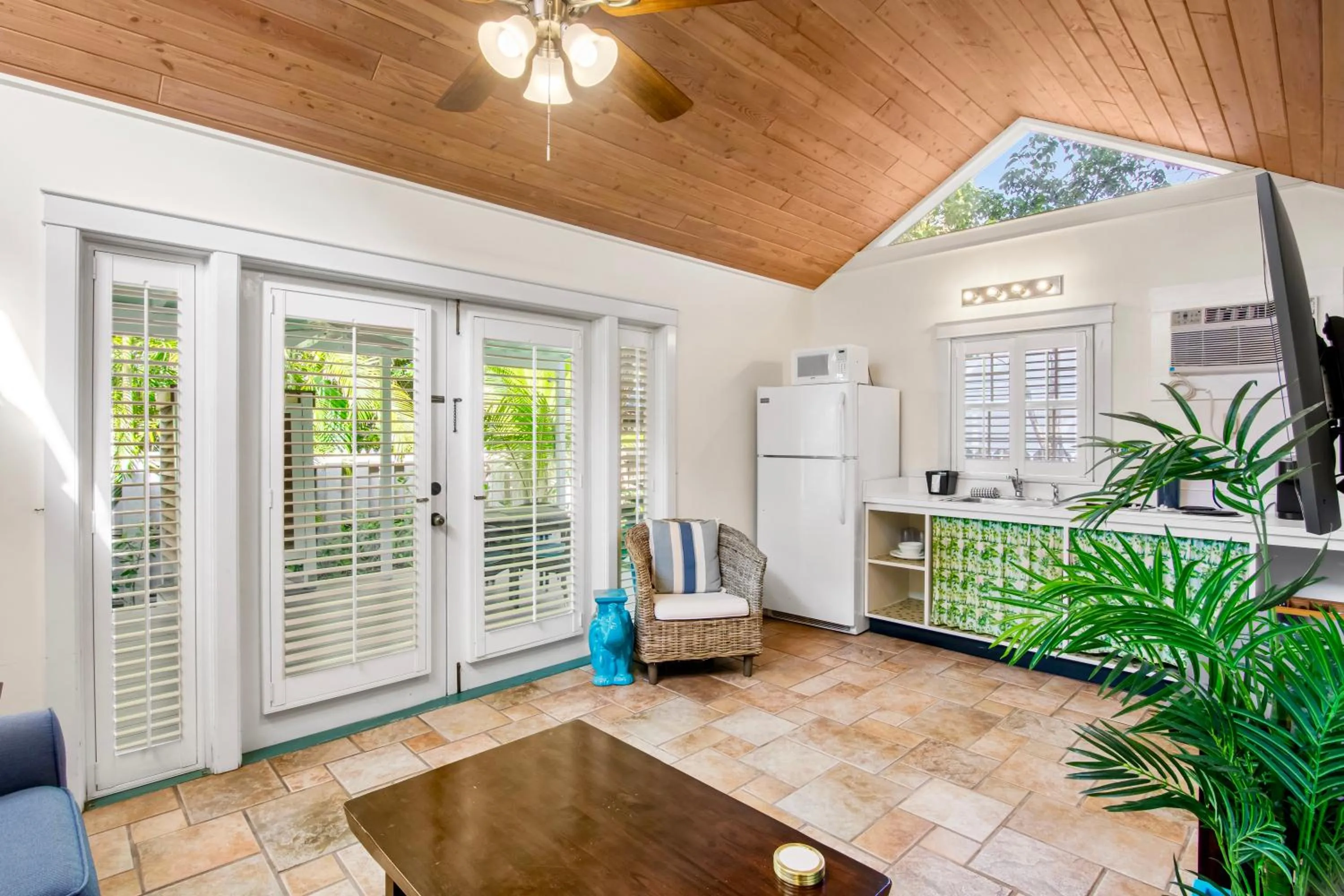 Deluxe 1 Bedroom Suite in Eden House