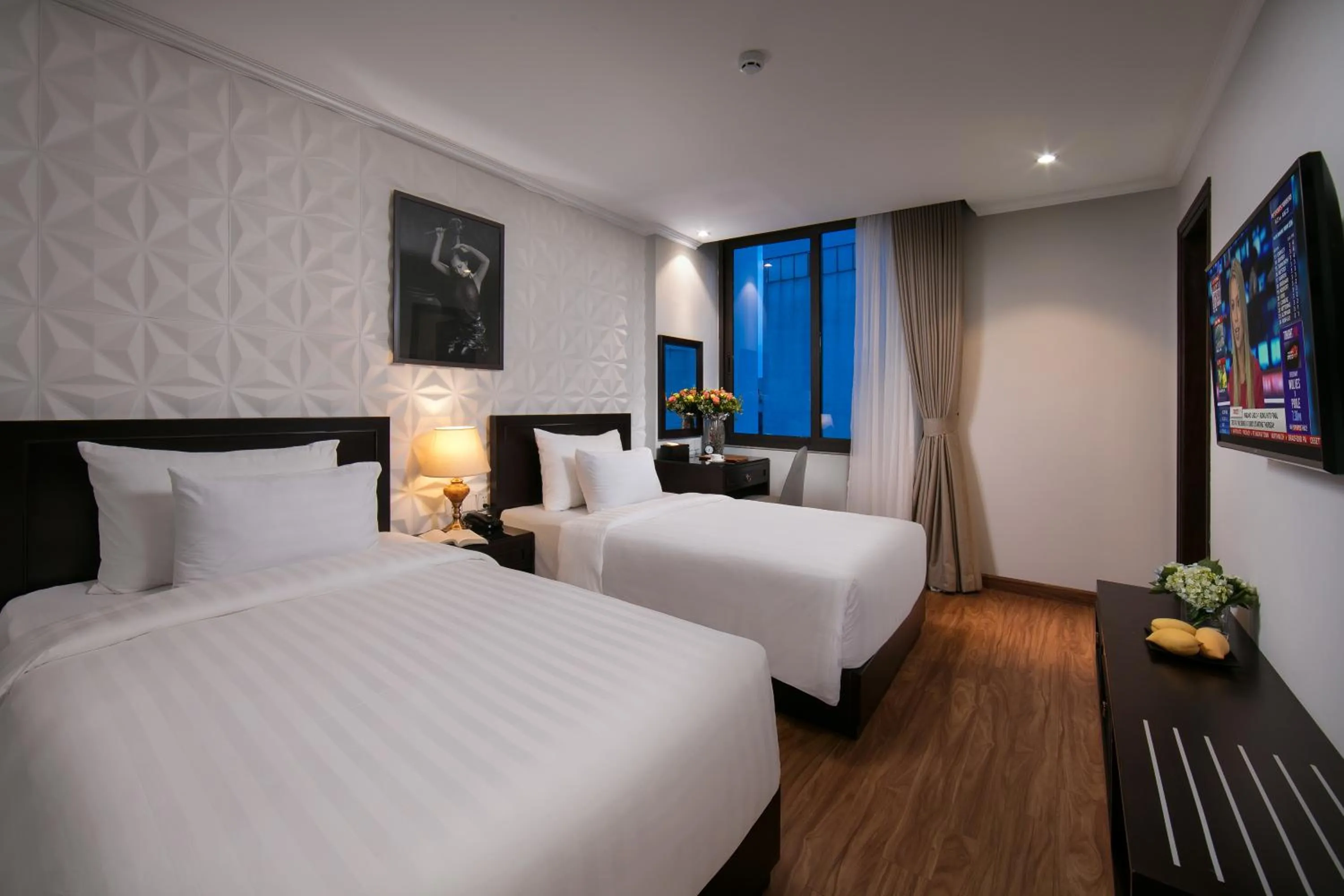 Deluxe Double or Twin Room with City View in Hotel De La Seine
