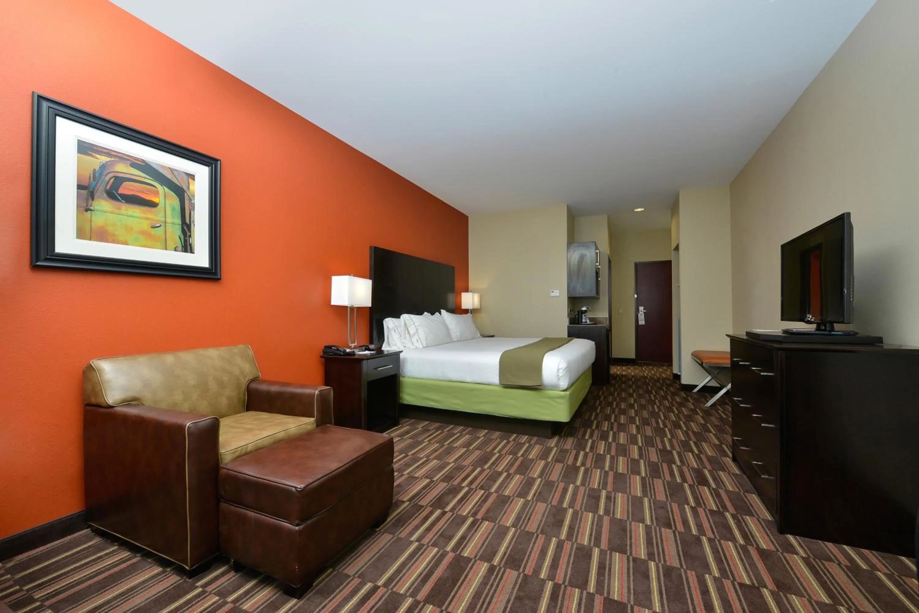 King Room - Mobility Access/Hearing Accessible in Holiday Inn Express Alva by IHG