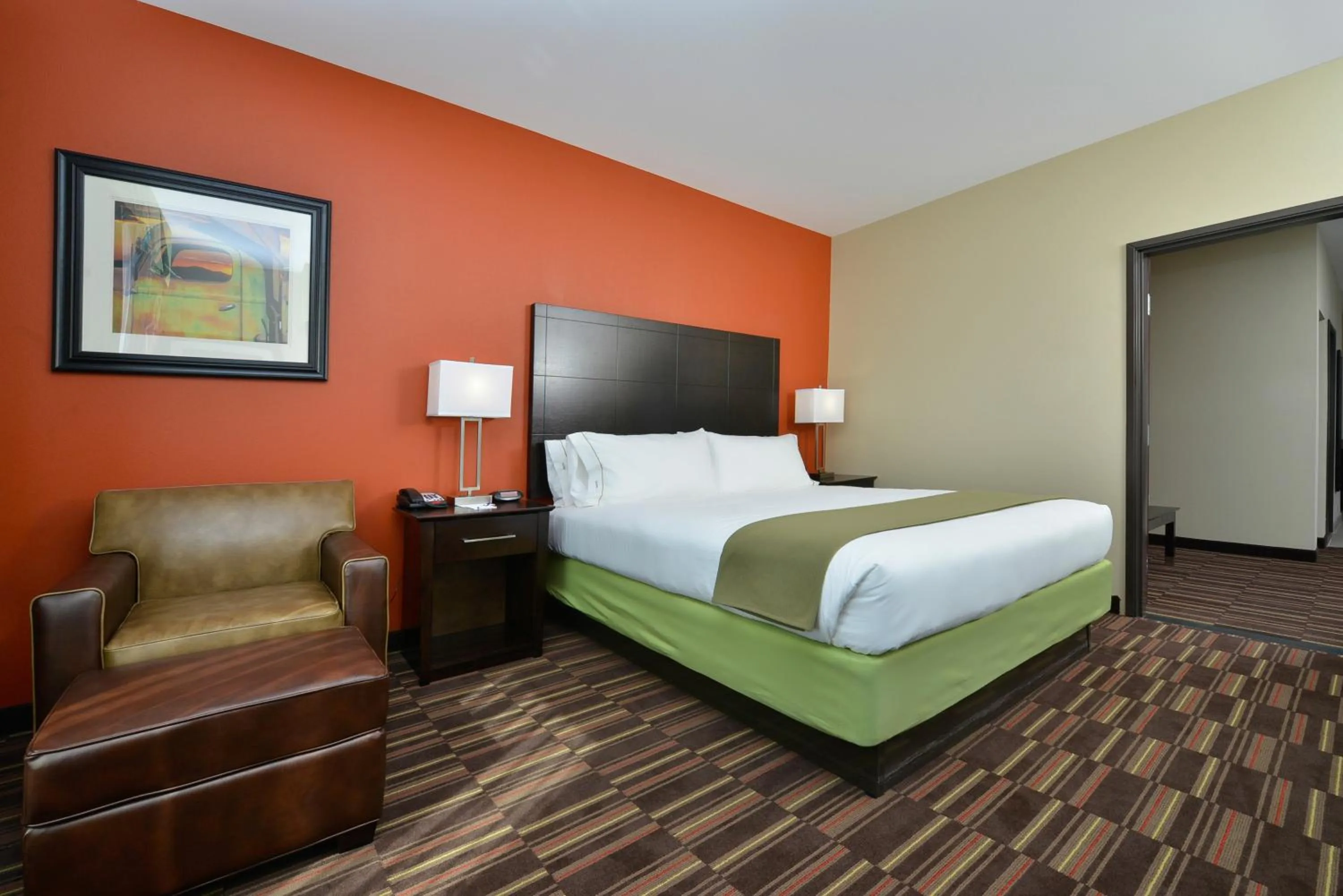 One-Bedroom King Suite - Disability Access in Holiday Inn Express Alva by IHG