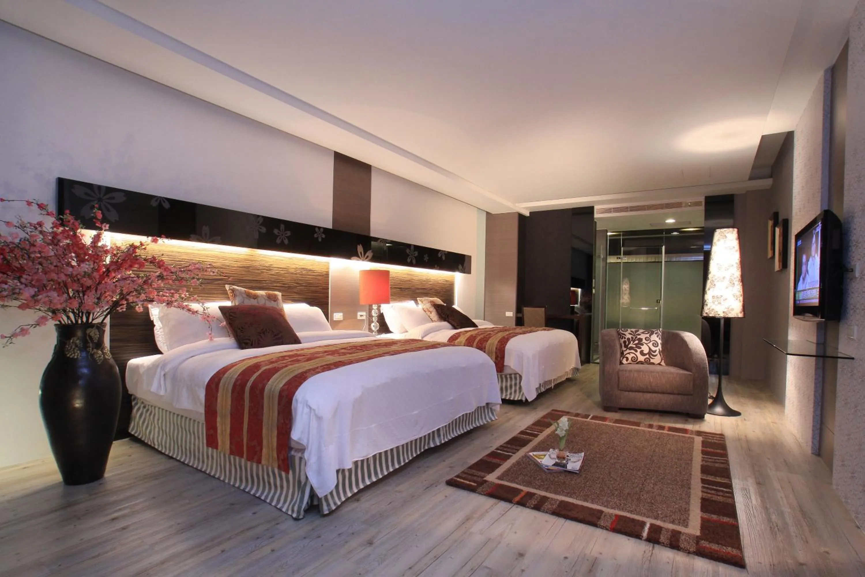 Superior Quadruple Room in Spring Fountain Hotel