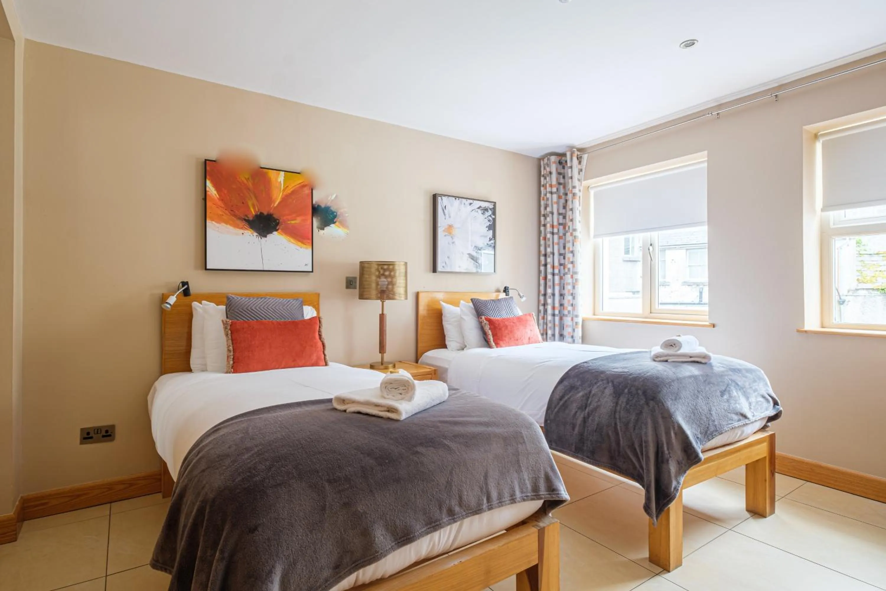 Superior Twin Room in The Eyre Square Townhouse