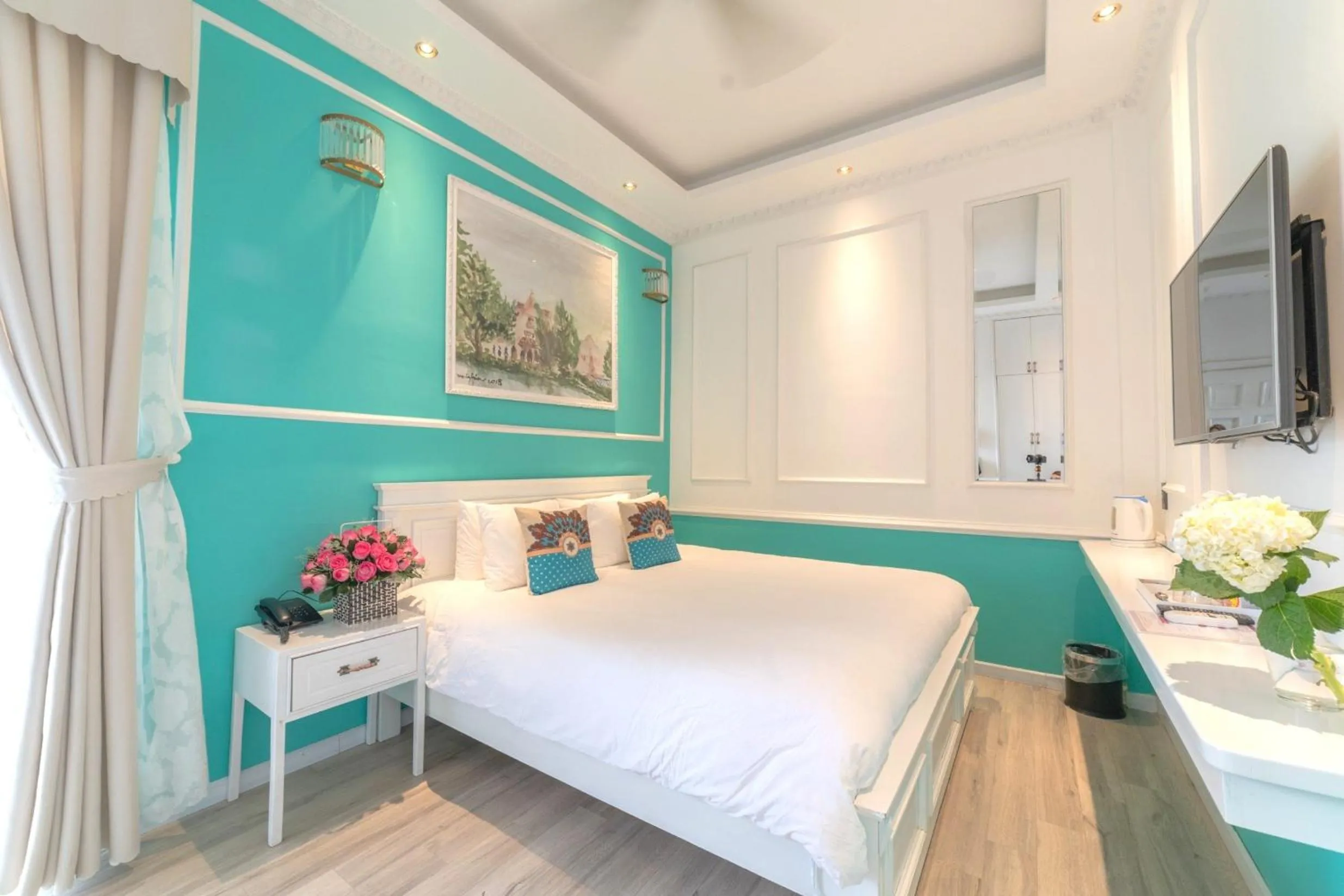 Deluxe Double Room with Balcony in Dalat Boutique Hotel