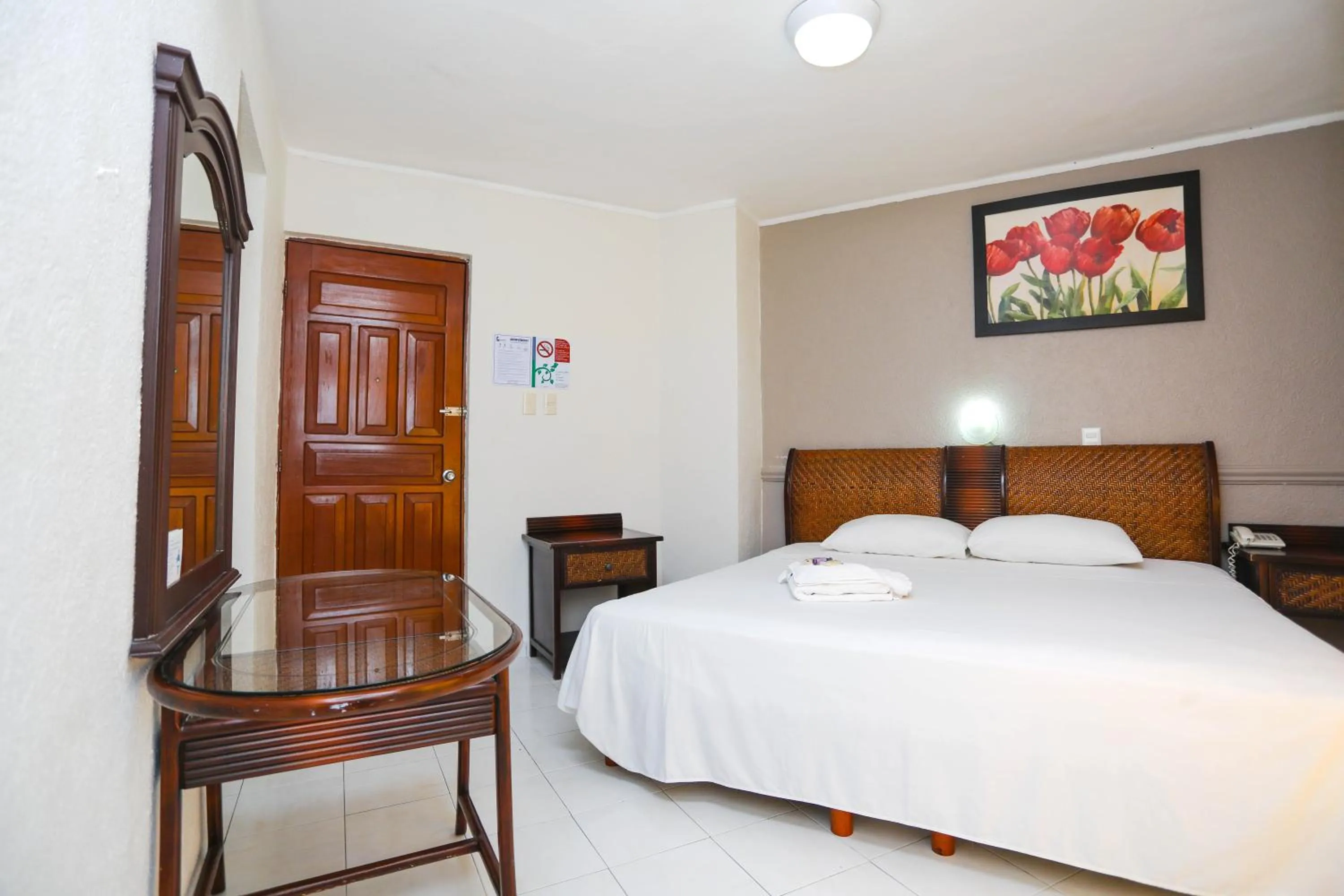 King Room - single occupancy in Hotel Parador