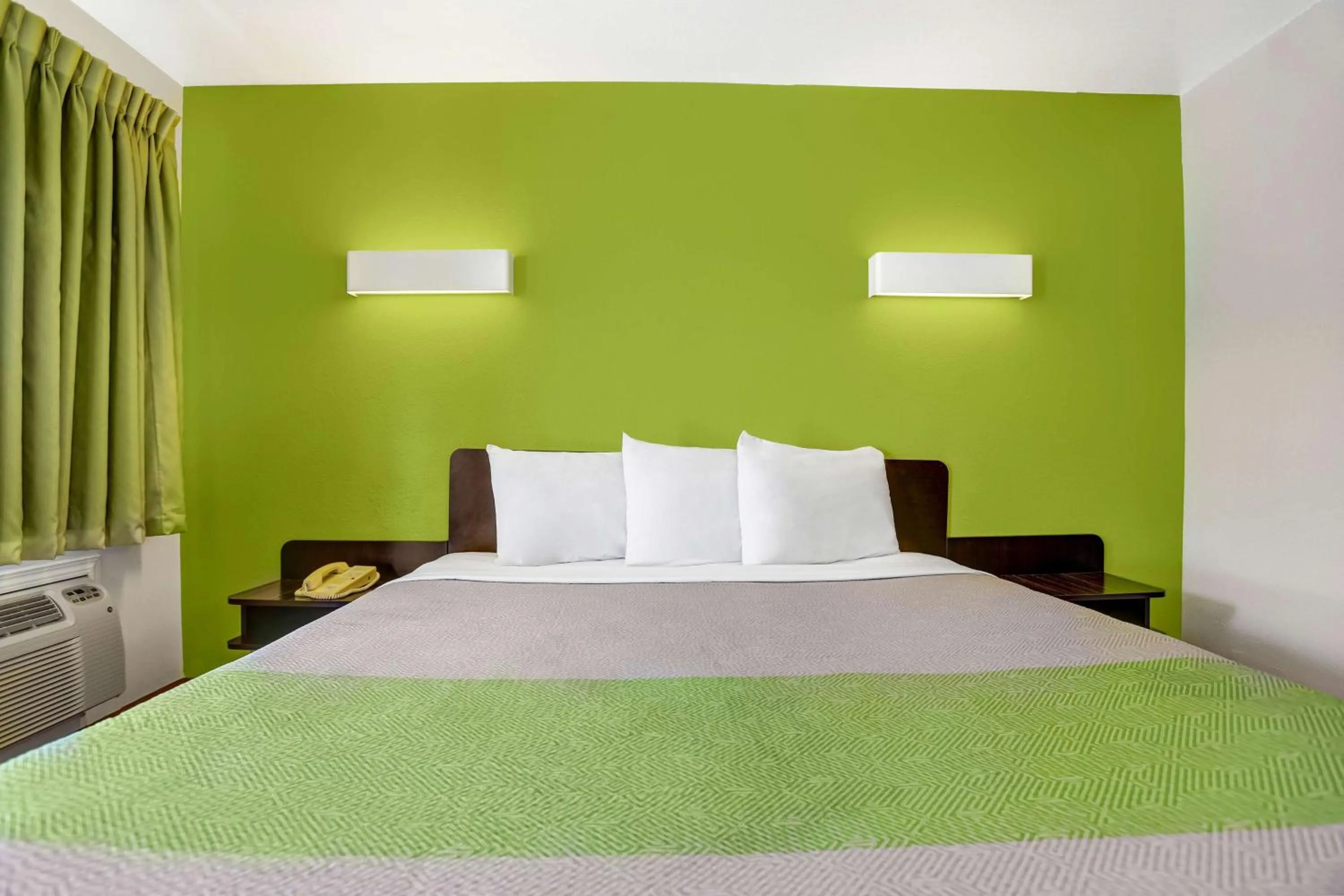 King Room - Non-Smoking in Motel 6-Payson, AZ