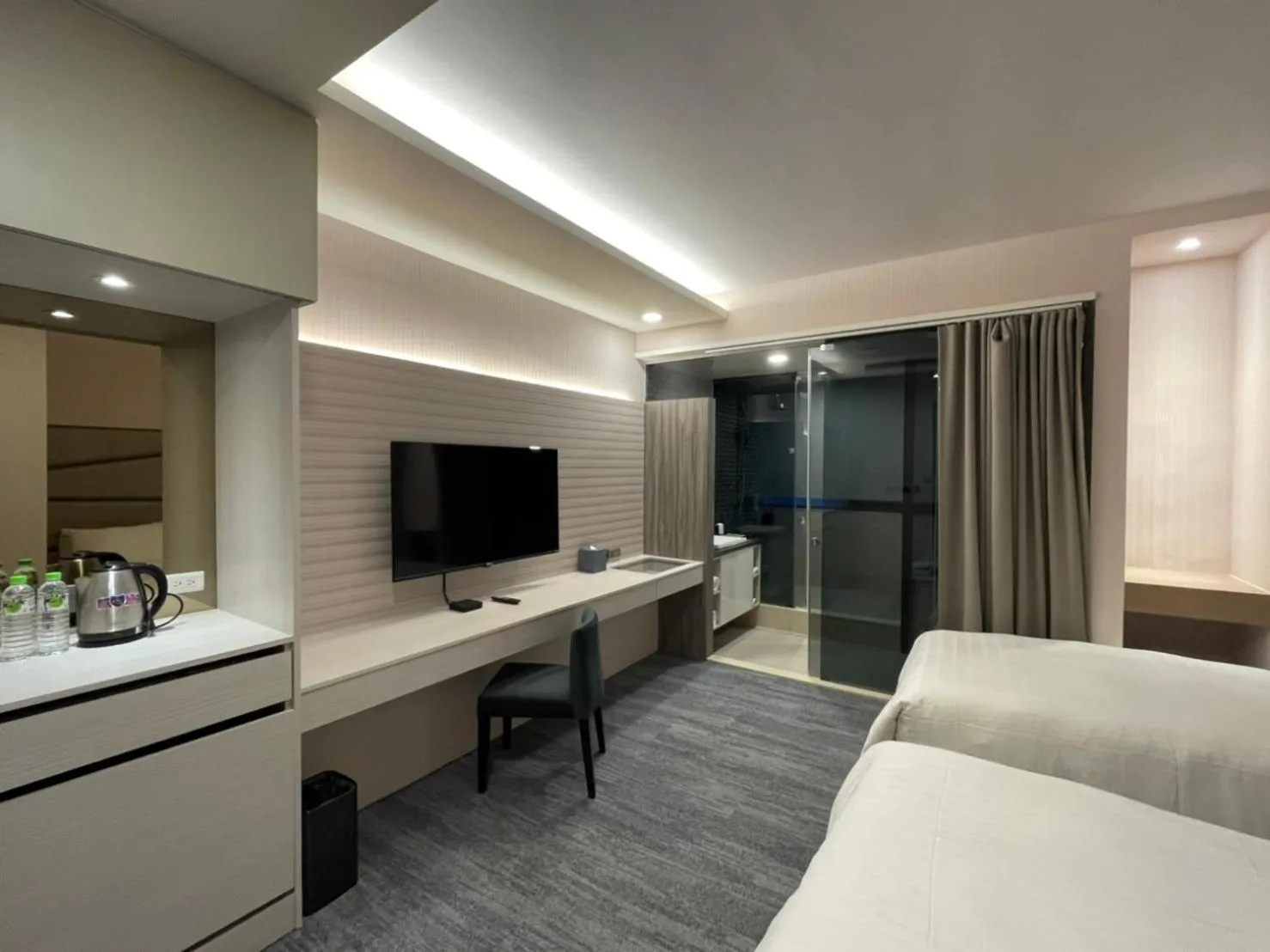 Standard Twin Room in Hotel Geight Taipei