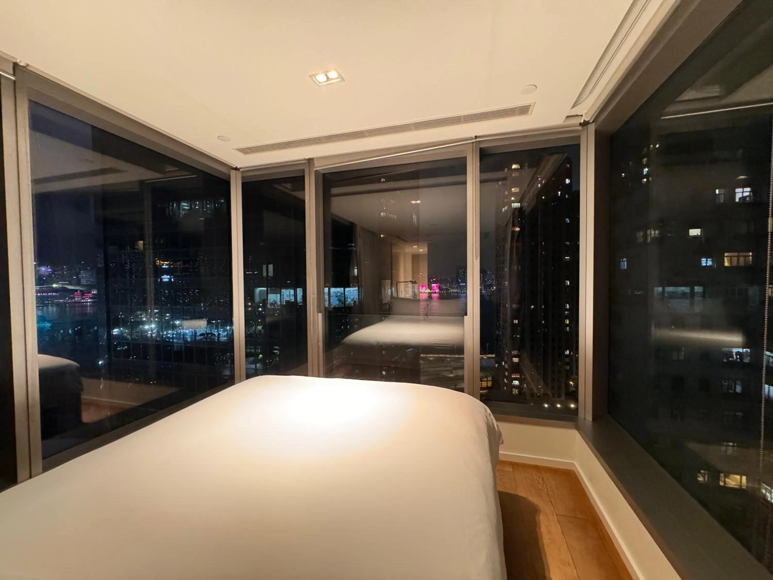 Superior Queen Room in Twenty One Whitfield