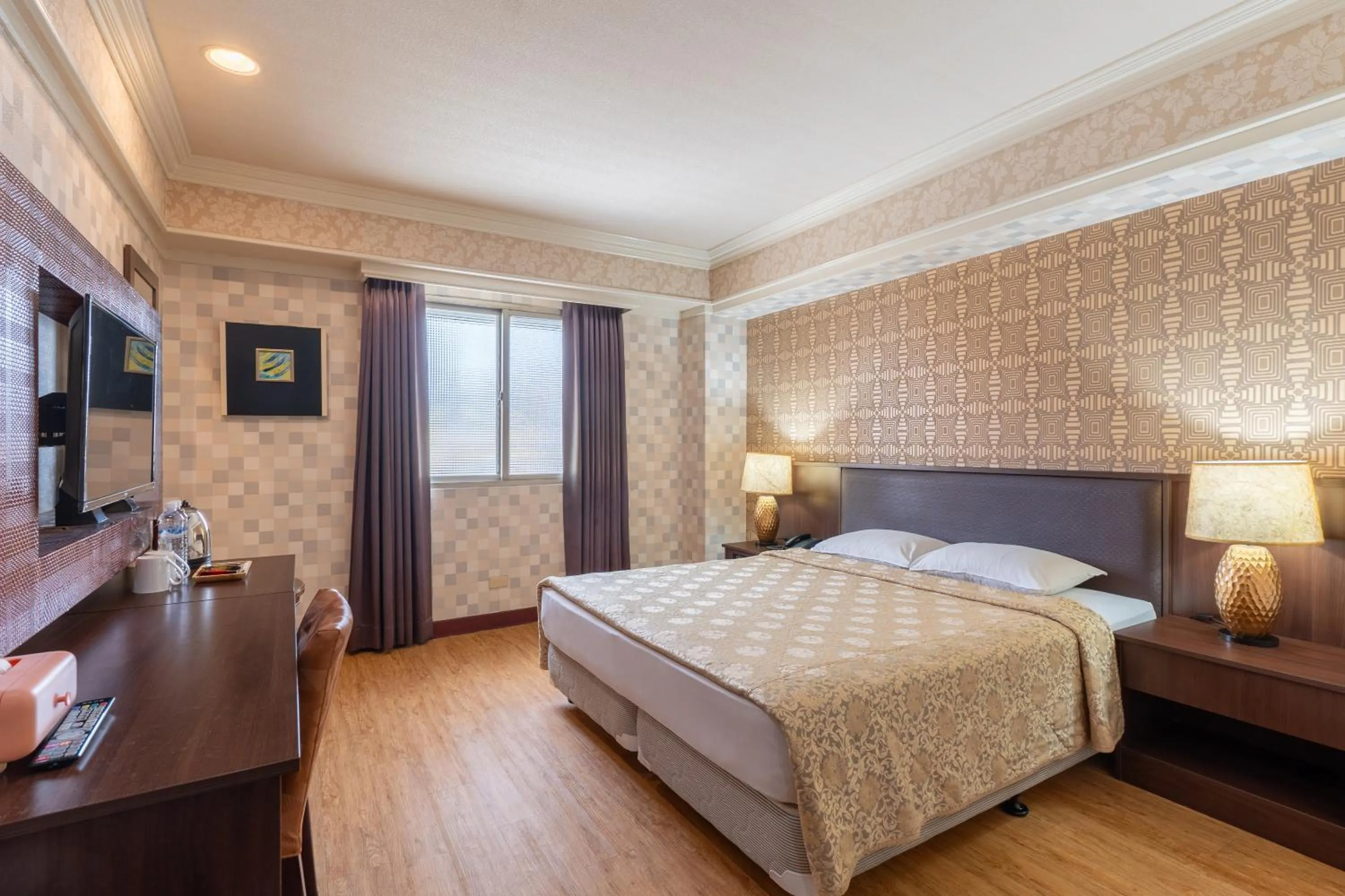 Standard Double Room - single occupancy in Hamilton Hotel