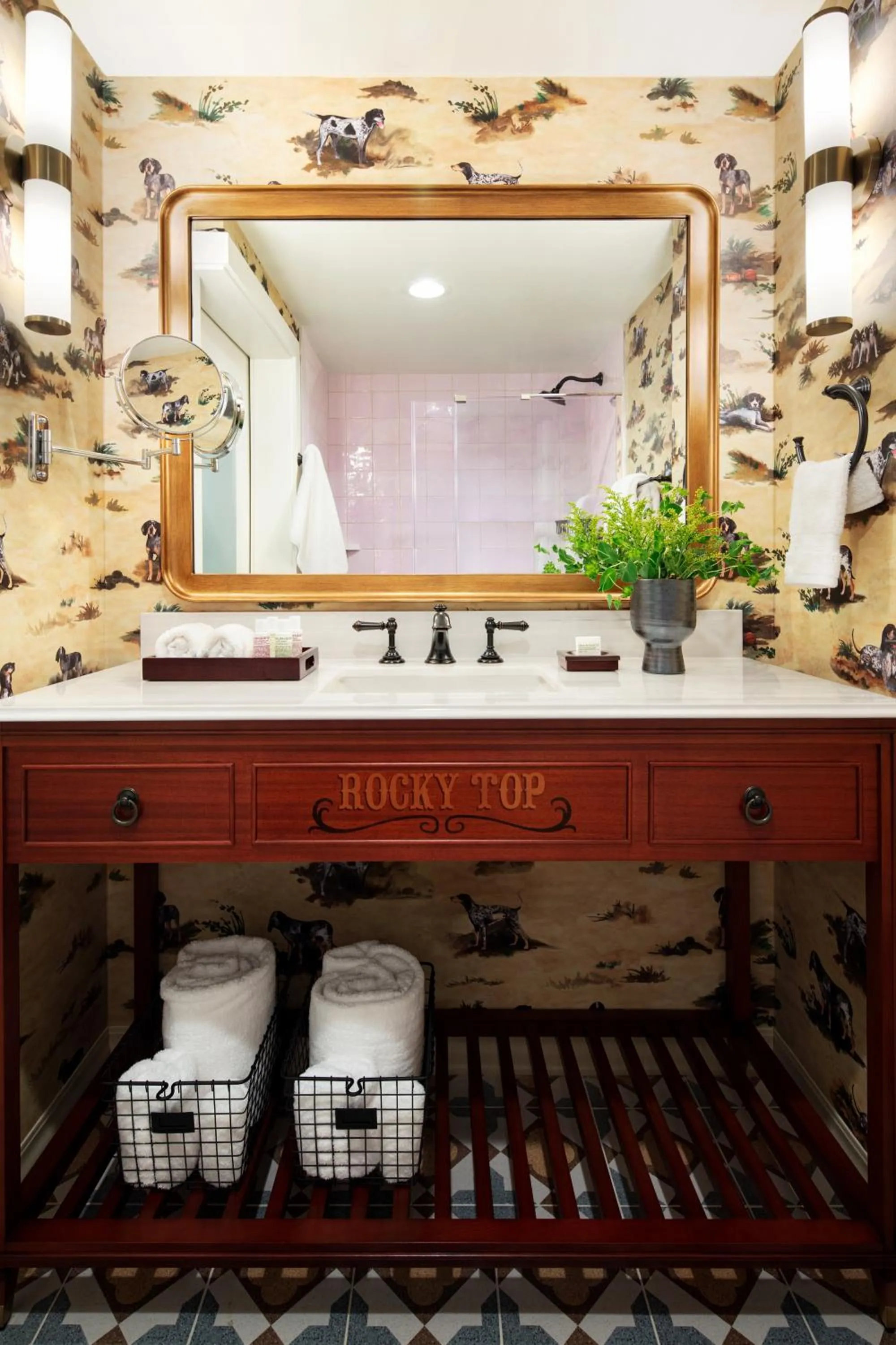 Graduate King in Graduate by Hilton Knoxville