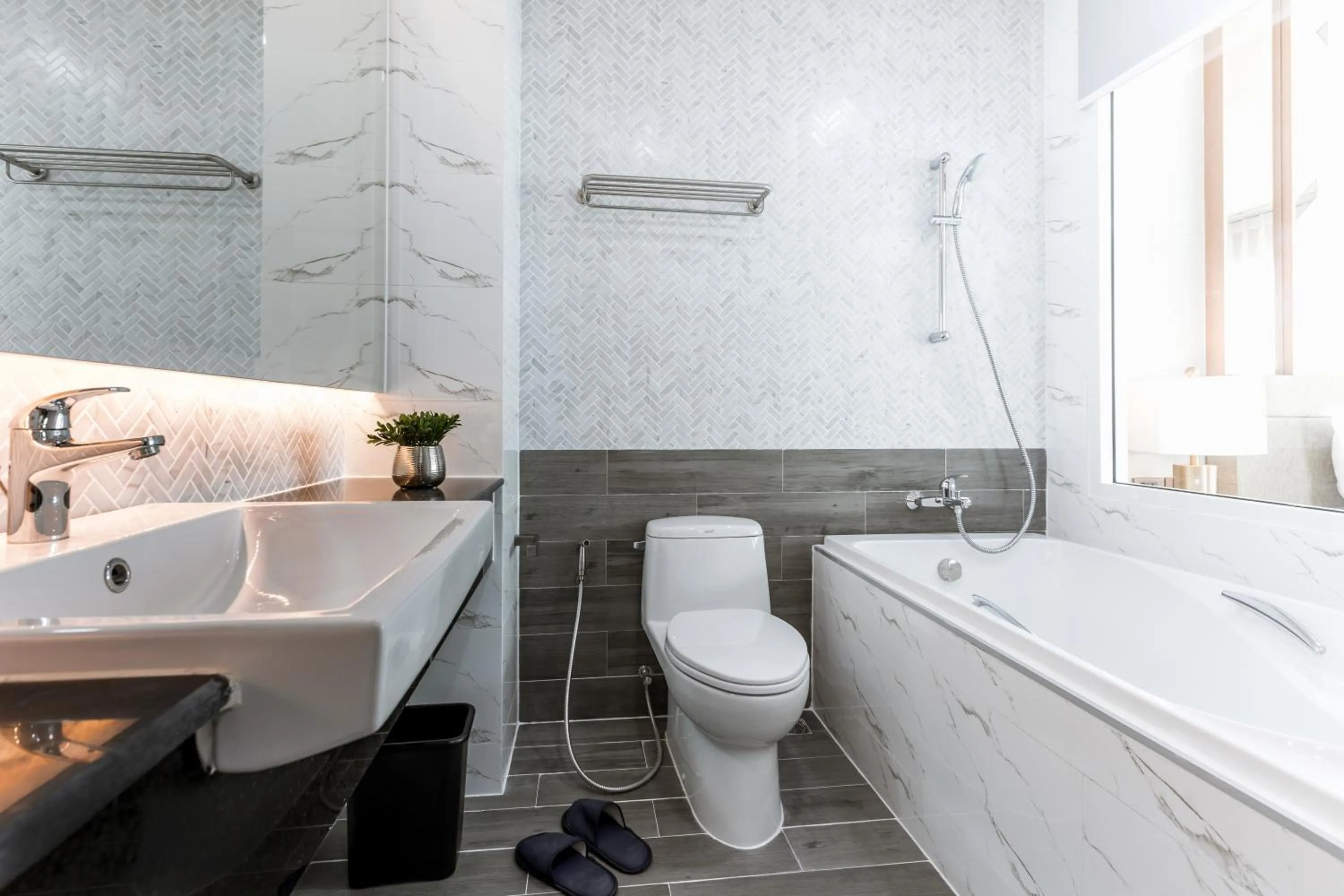 Grand Deluxe King with City View in The 8 Hotel Udonthani