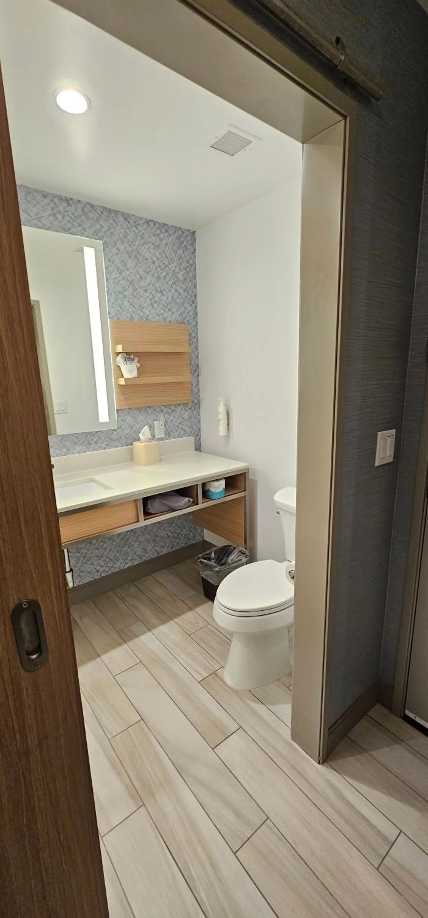 King Room with Tub - Mobility and Hearing Access in Hilton Garden Inn Colorado Springs Downtown, Co