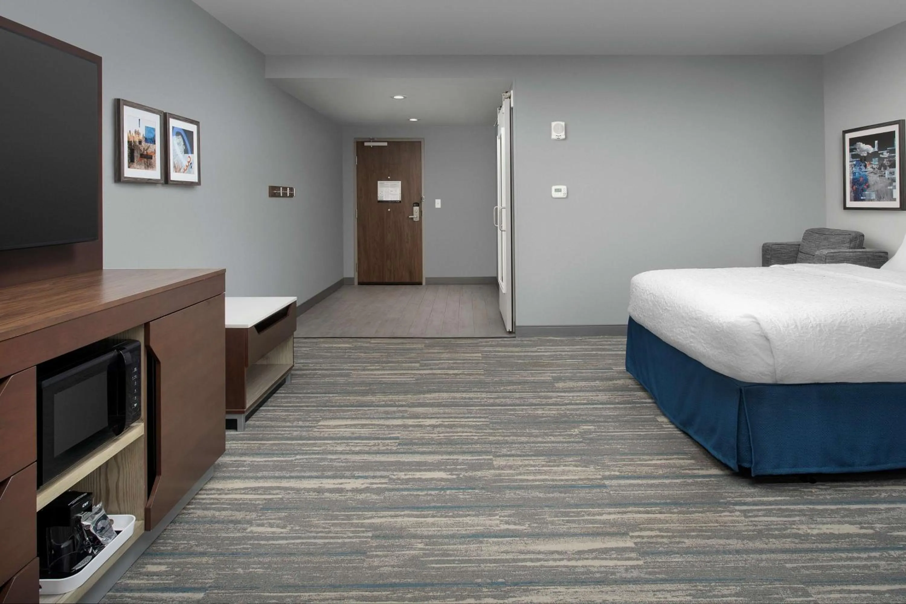 Queen Room with Two Queen Beds and Roll-In Shower - Mobility Access/Non-Smoking in Hampton Inn & Suites Rapid City Rushmore, SD