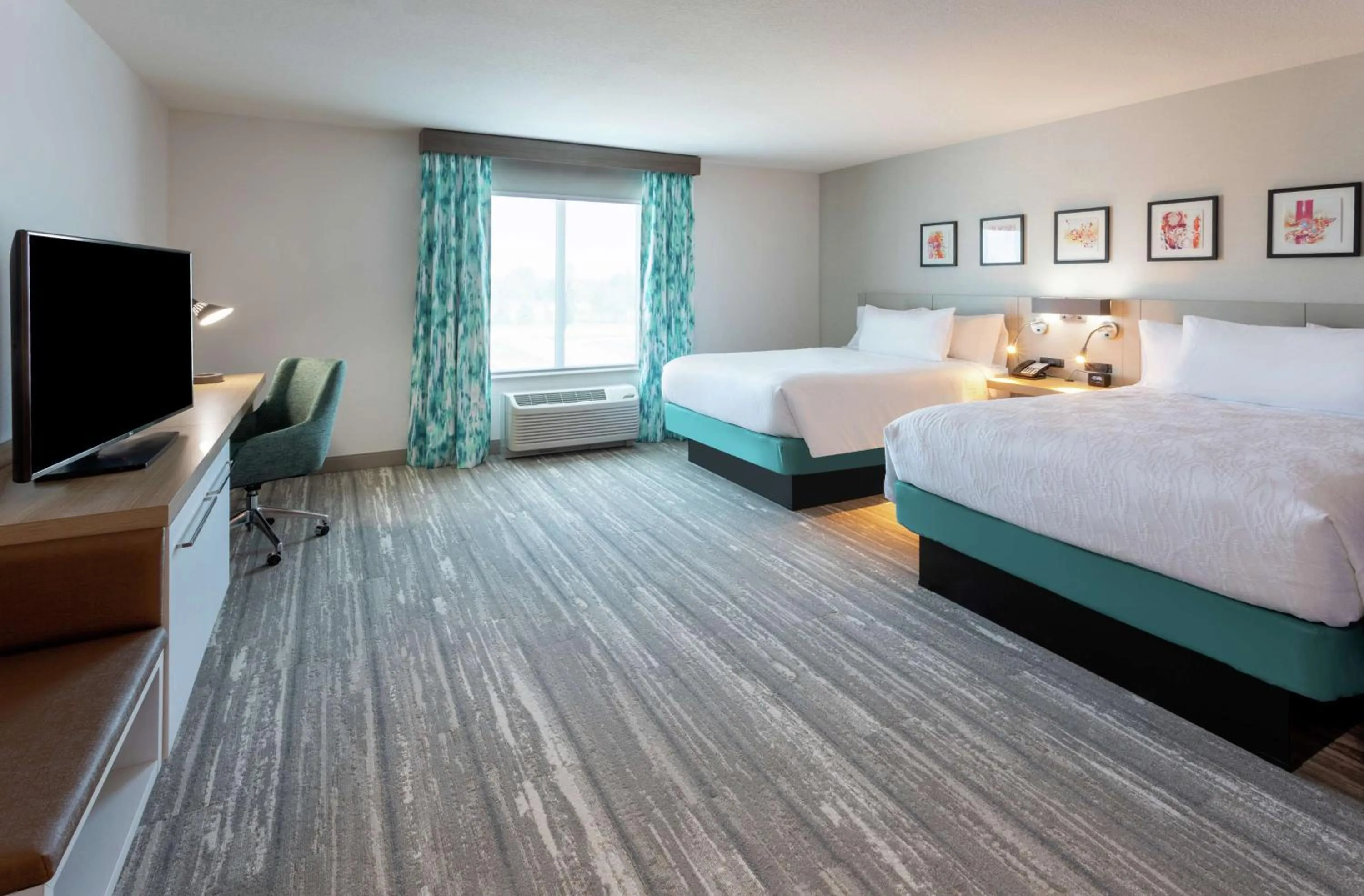 Queen Room with Two Queen Beds - Hearing Access in Hilton Garden Inn St. Cloud, Mn
