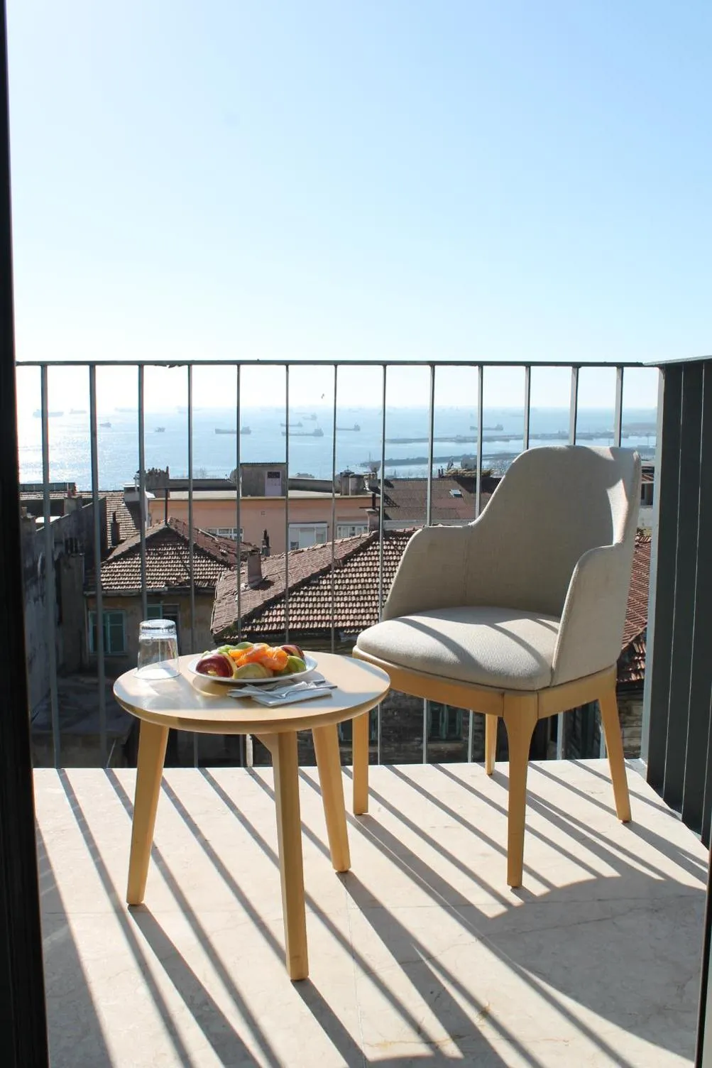 Deluxe Double Room with Balcony and Sea View in Four-G Hotel