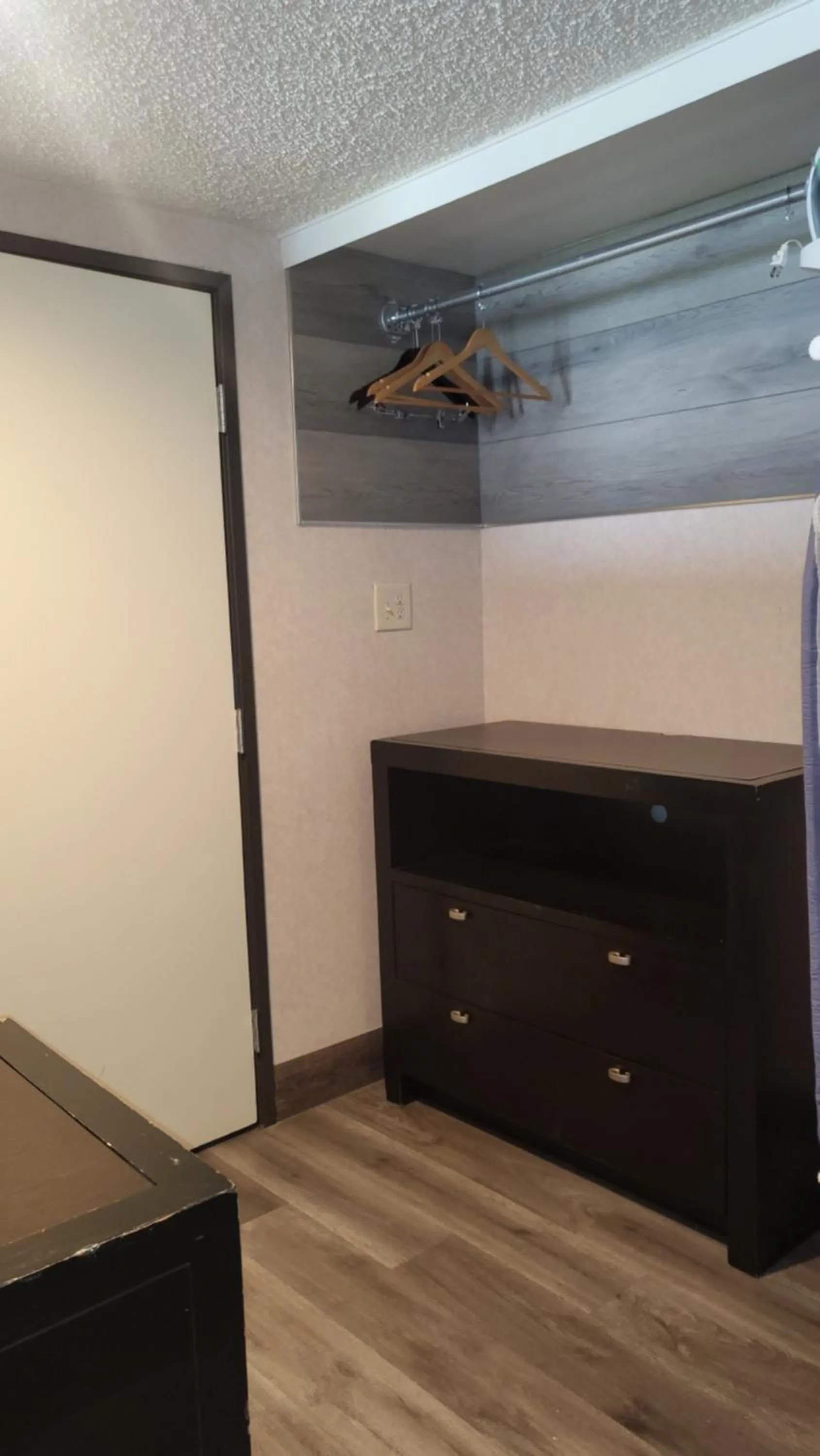 Two Queen Bed Room Interior in Valley Inn