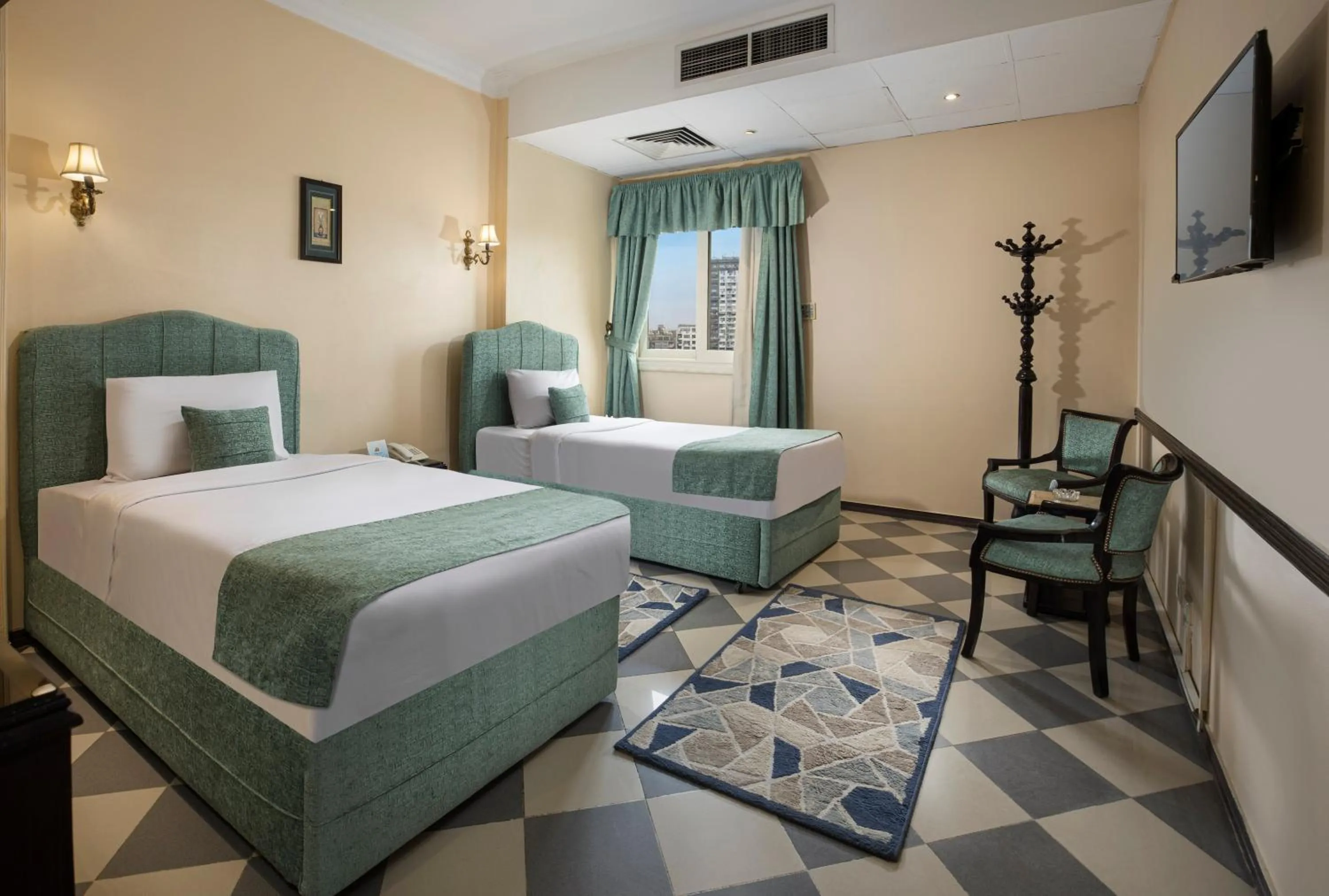 Deluxe Twin Room in Holidays Express Hotel