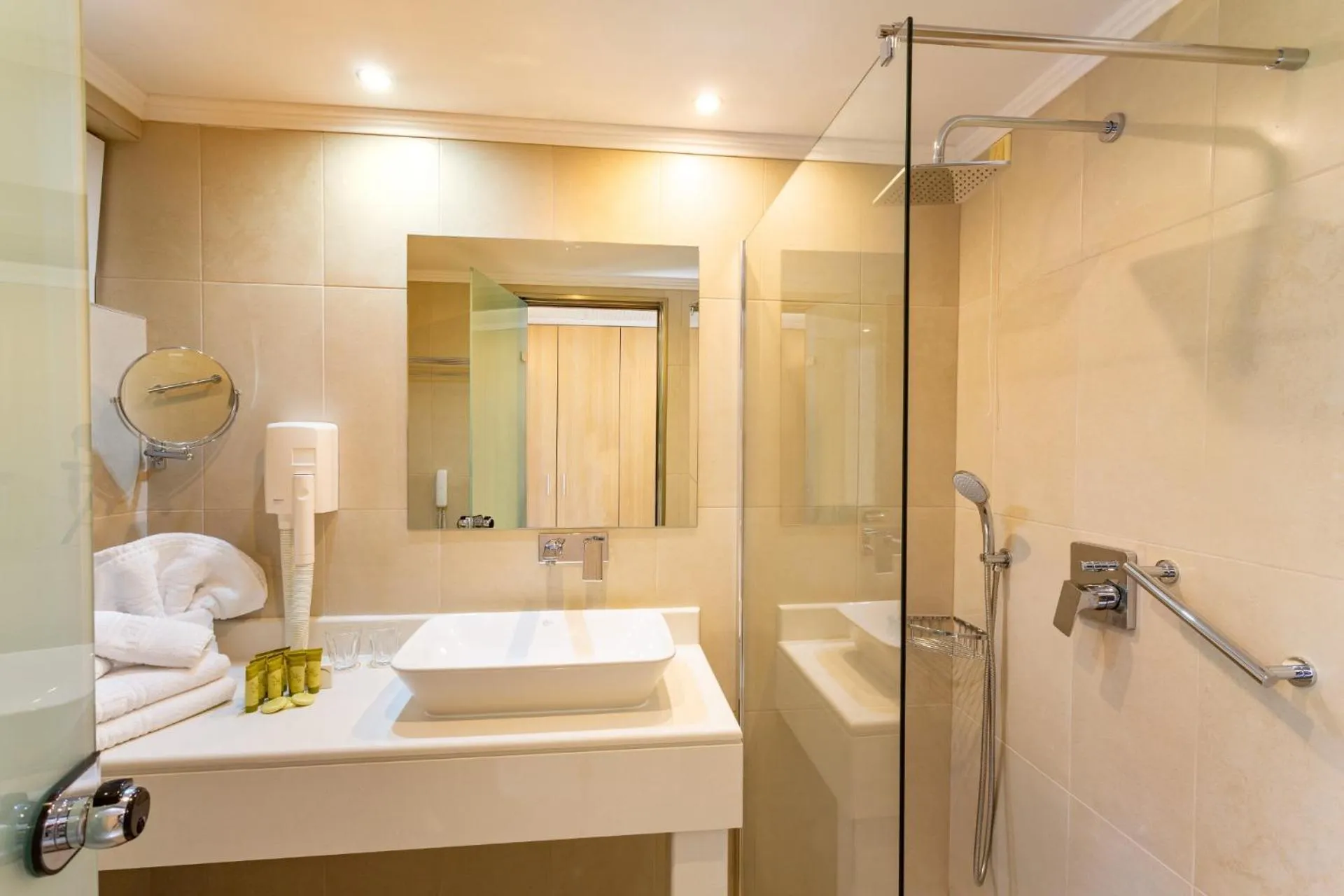 Bungalow with Garden View in Blue Horizon