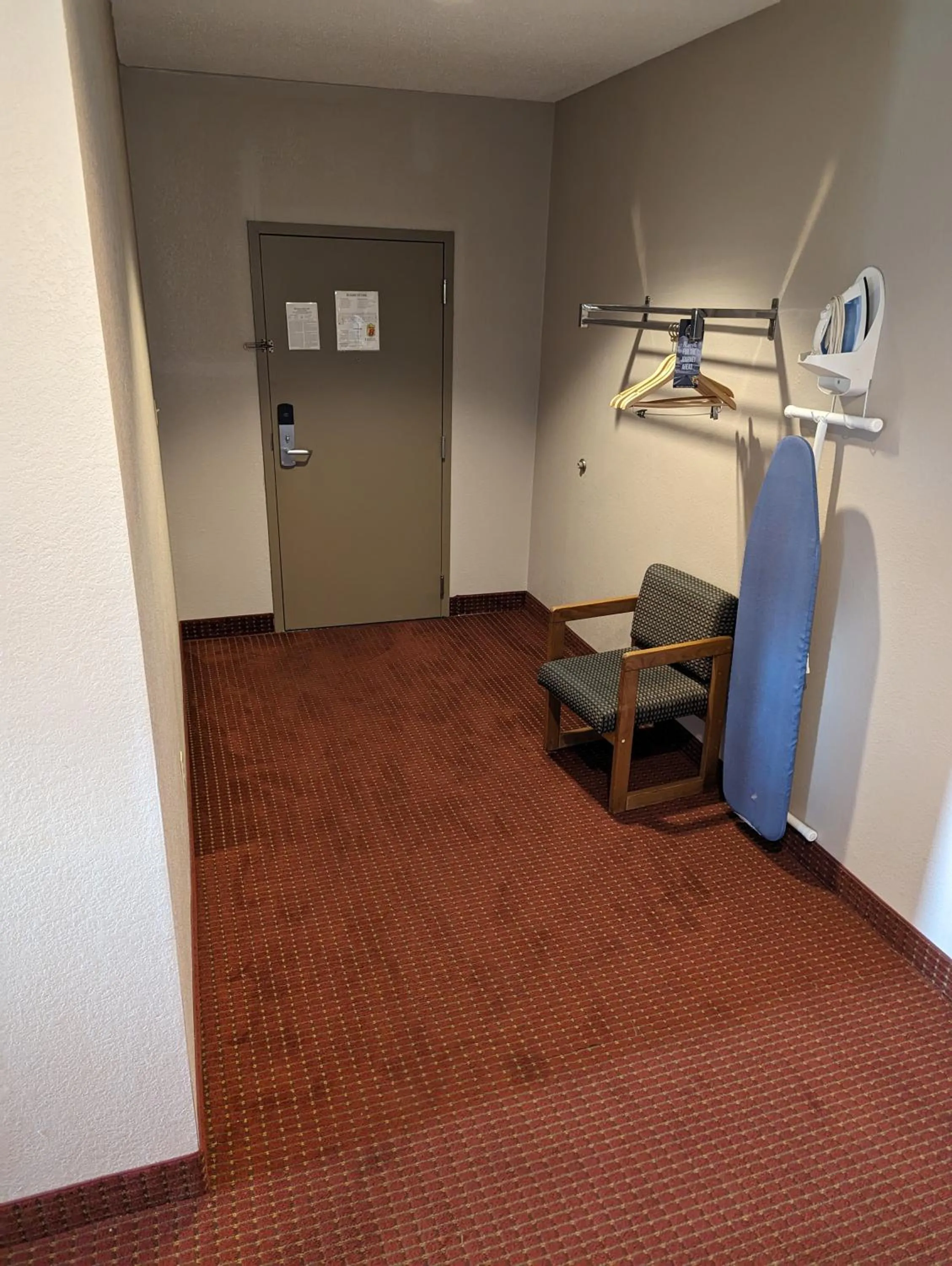 Family Room with Two Queen and One Twin Bed - Non-Smoking in Super 8 by Wyndham Niagara Falls