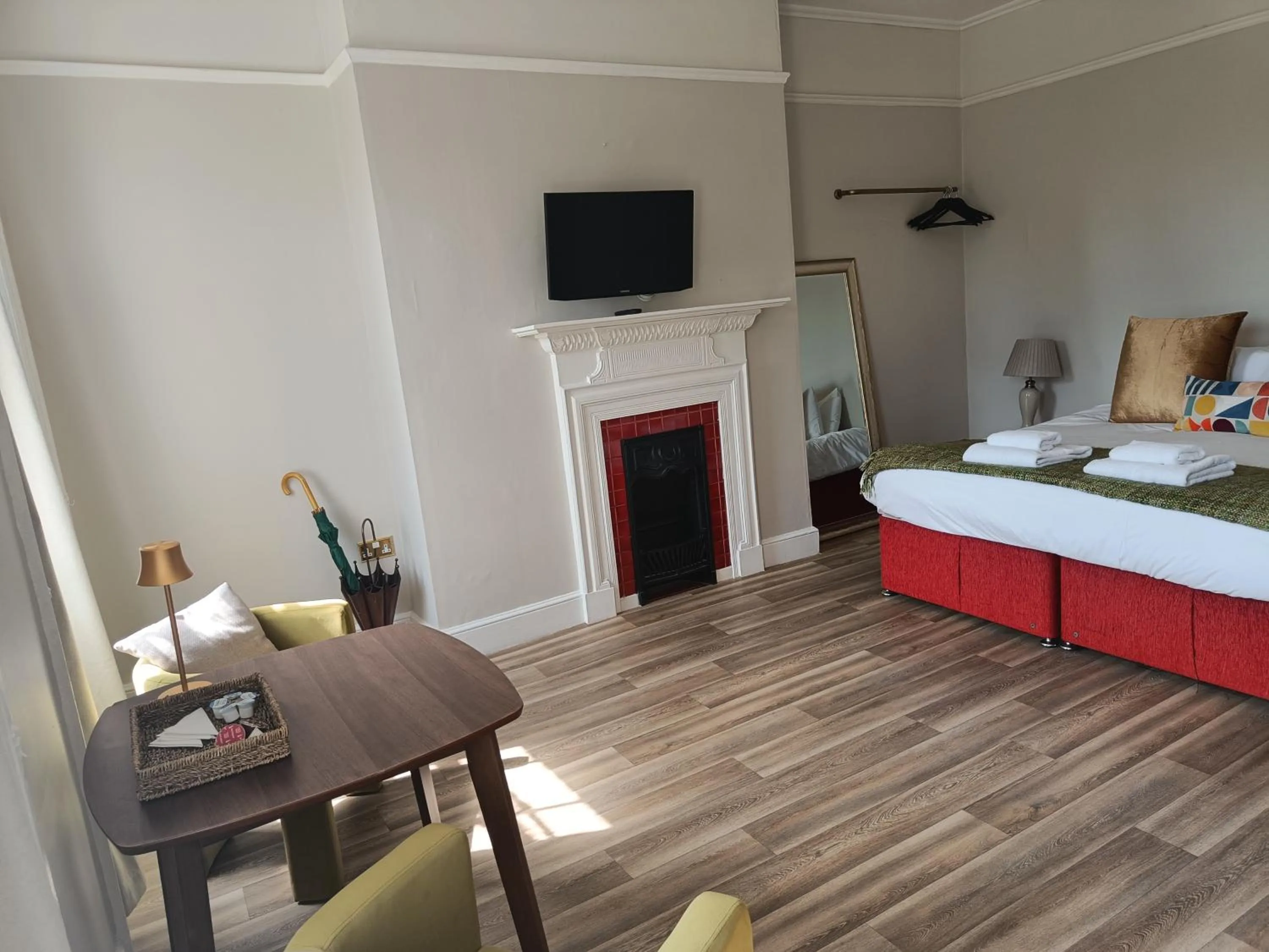 Deluxe Double Room in Rooms on The Prom