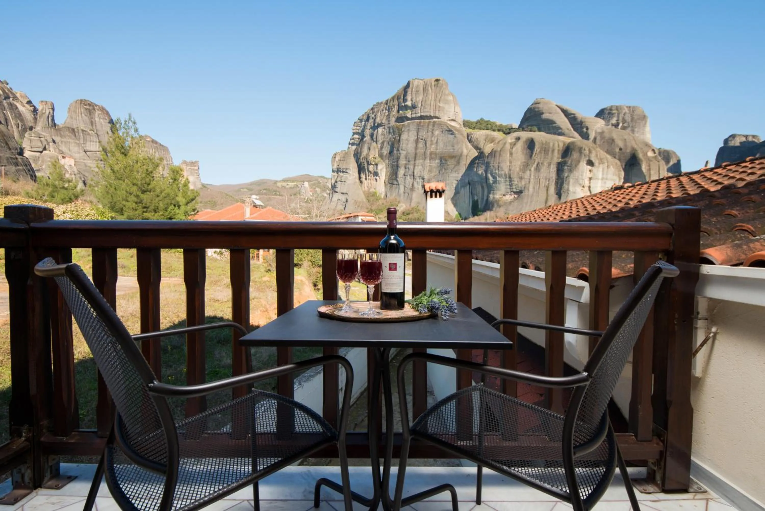 Suite with Panoramic Meteora View in Hotel Kastraki