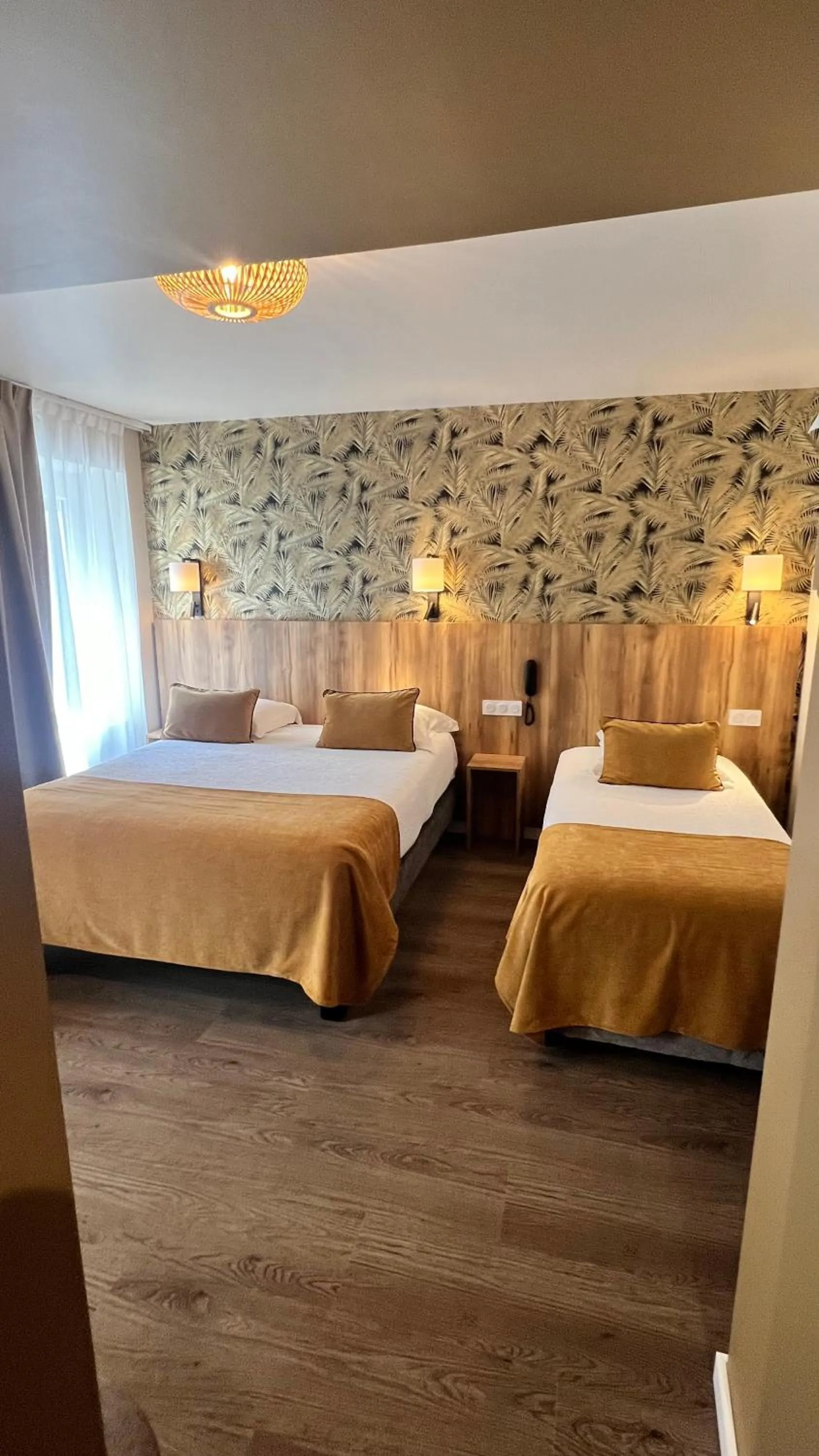 Triple Room in Logis Hôtel Restaurant Azalées