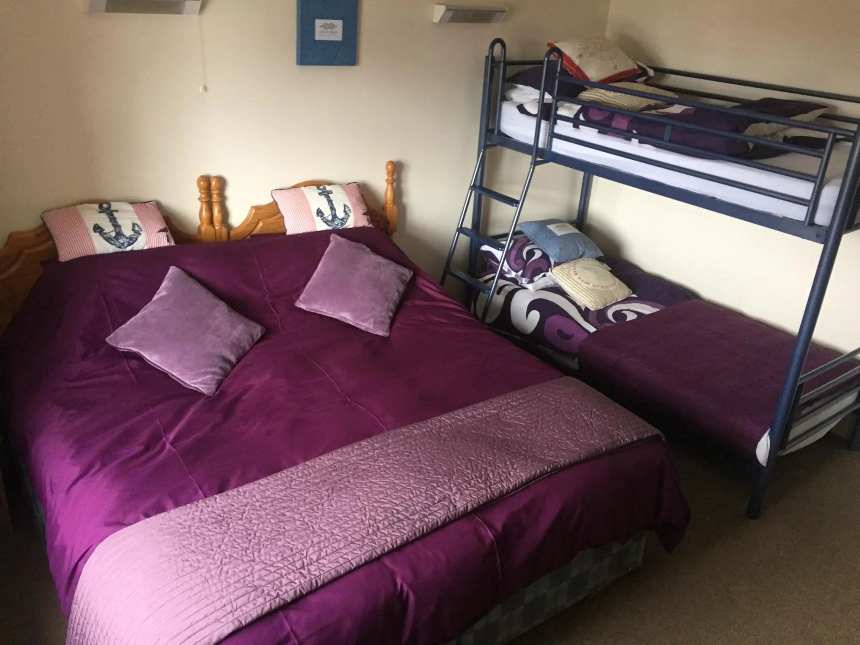 Family Room (2 Adults + 2 Children) in Causeway tavern bed & breakfast