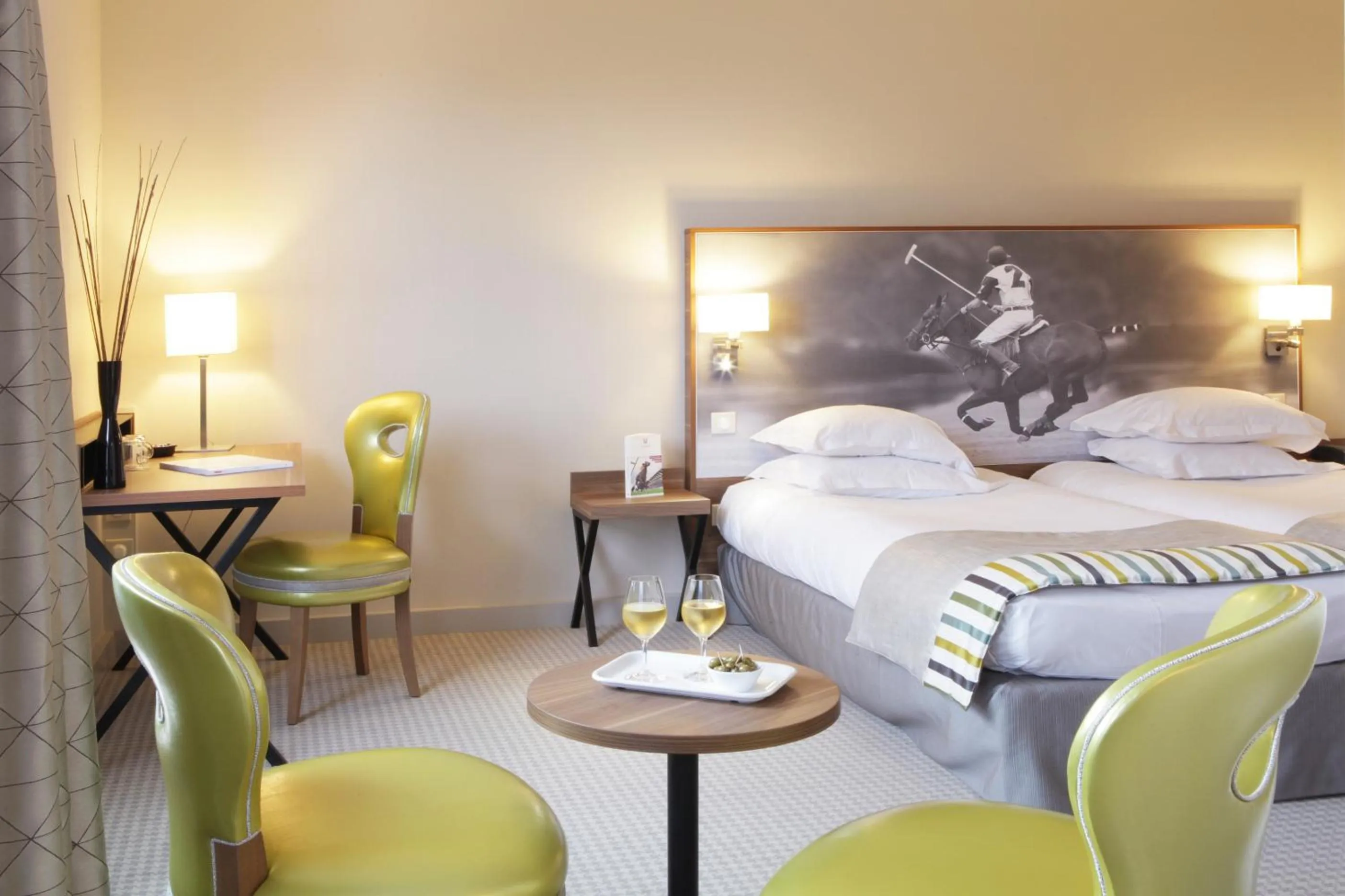 Comfort Twin Room - Non-Smoking in Best Western Plus Hotel Du Parc Chantilly