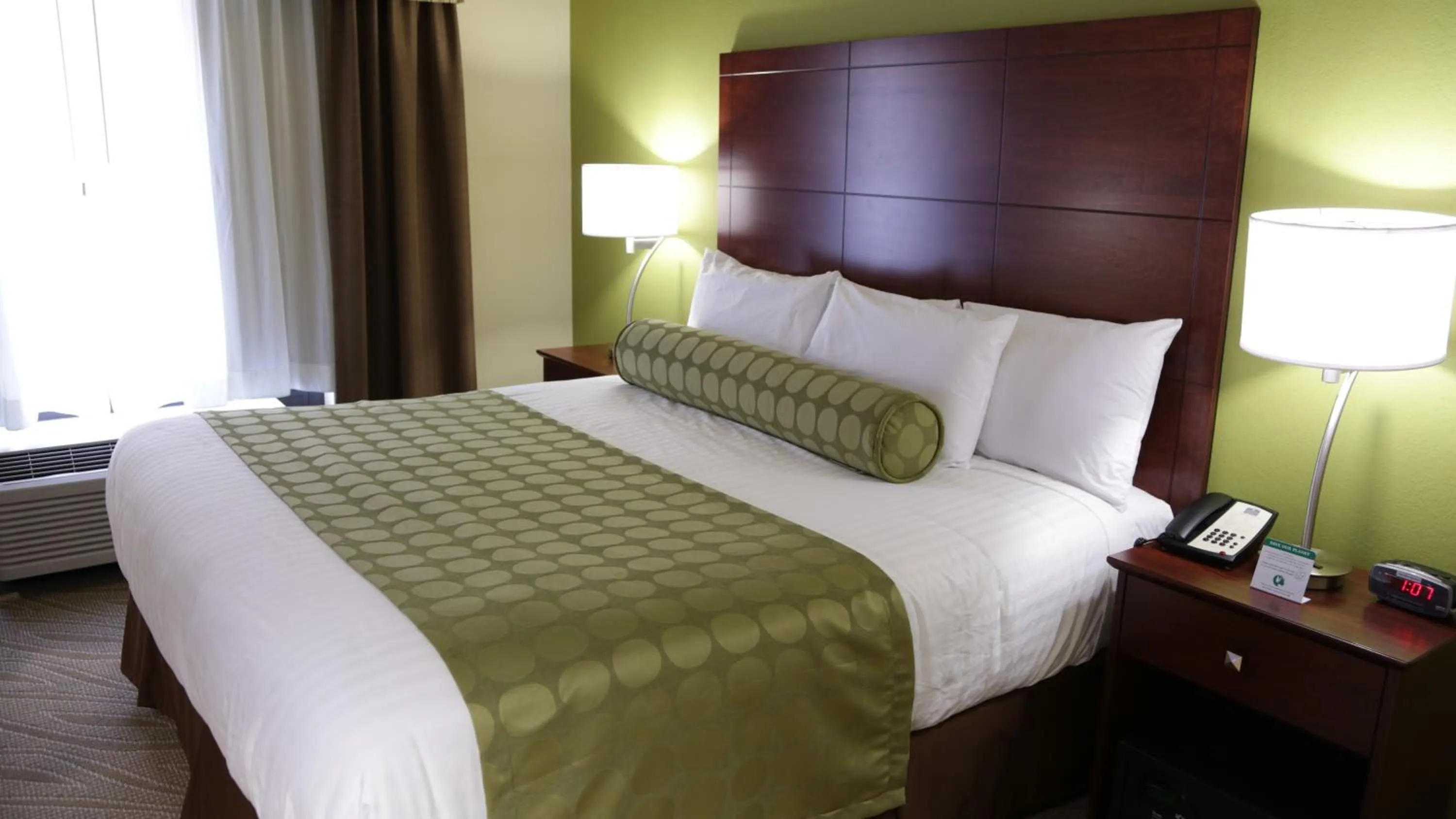 King Room - Disability Access in Cobblestone Inn & Suites - Marquette