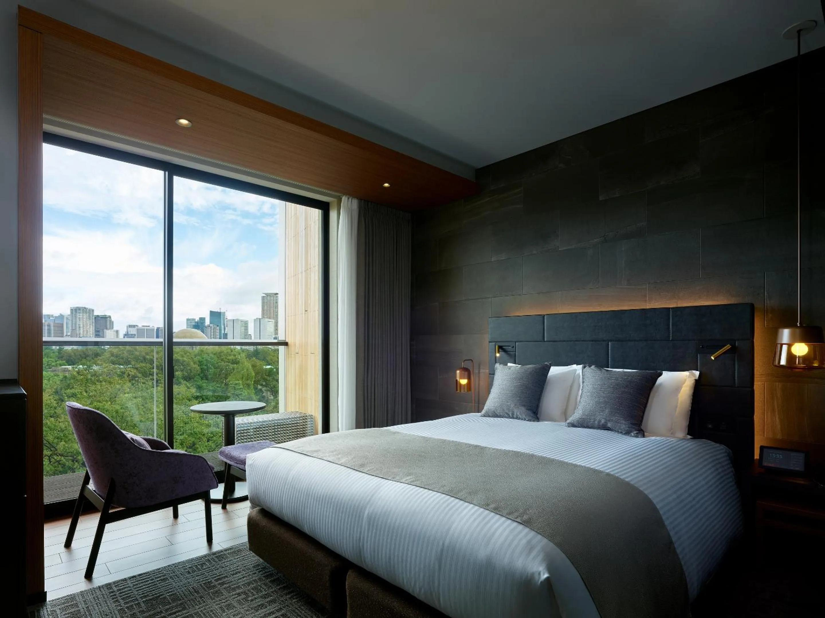 Standard Queen Room with Balcony in Mitsui Garden Hotel Jingugaien Tokyo Premier