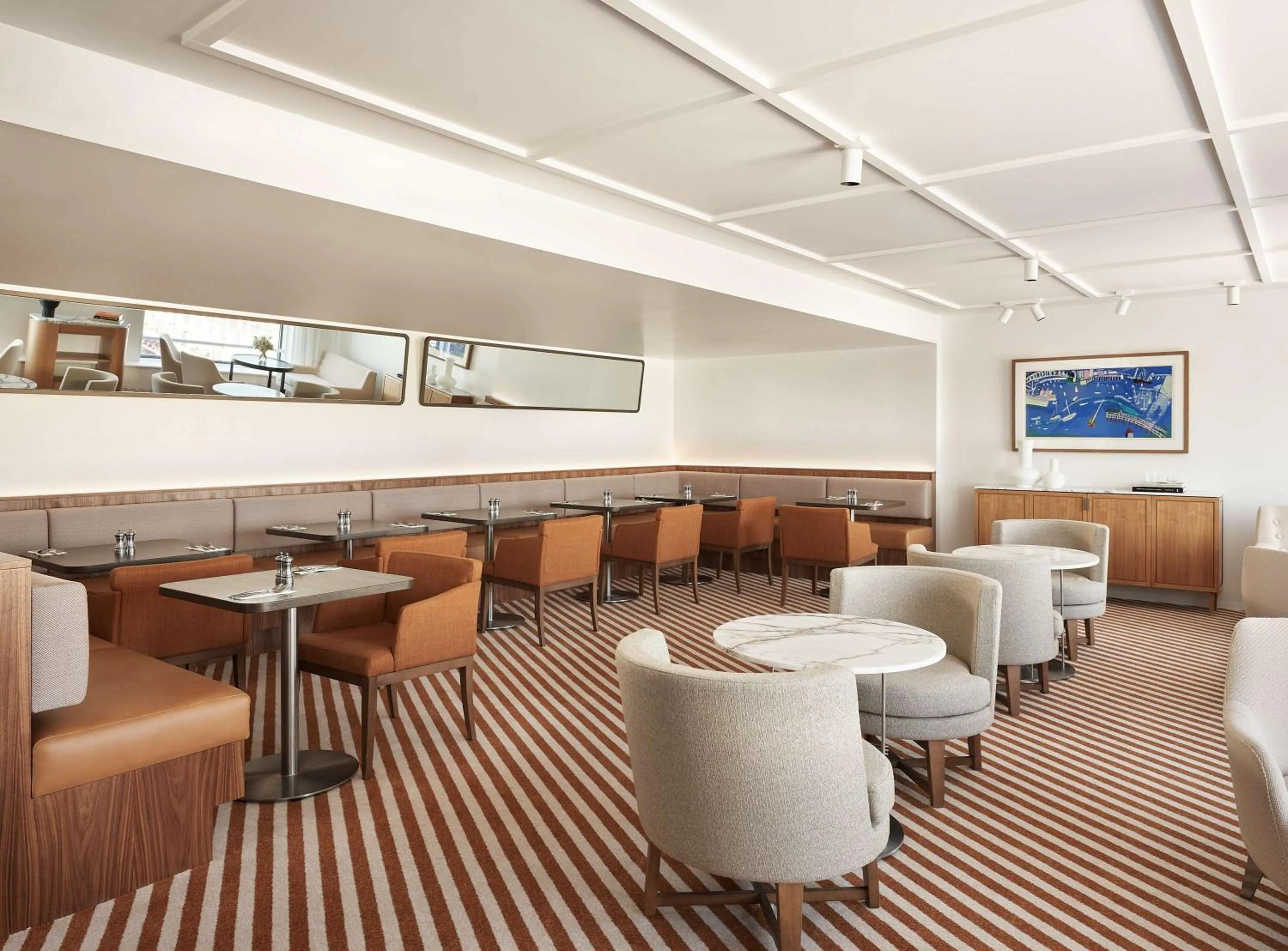 Suite with Balcony and Harbor View in Hyatt Regency Sydney