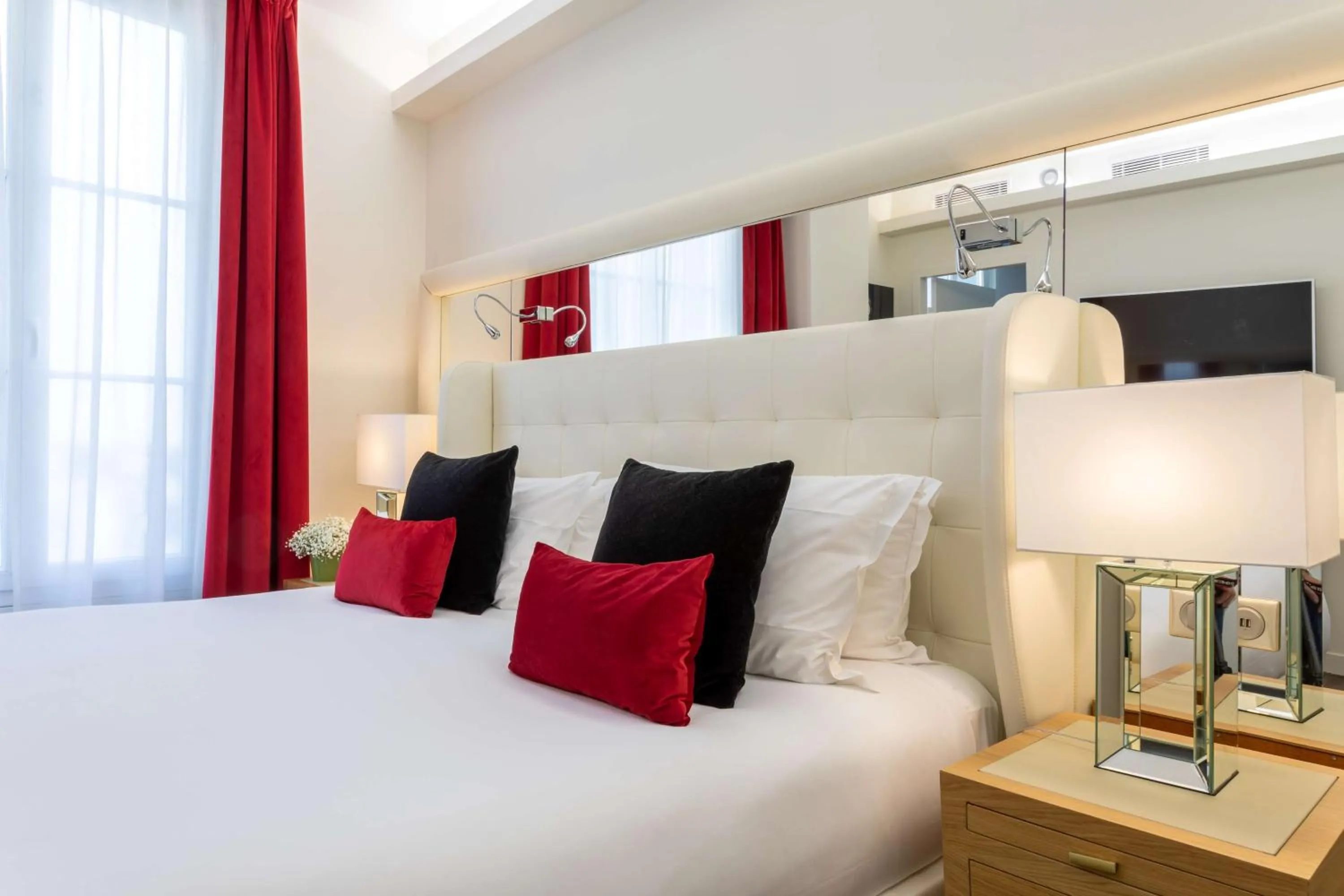 Deluxe King Room in Hotel Camille Paris Tapestry Collection by Hilton