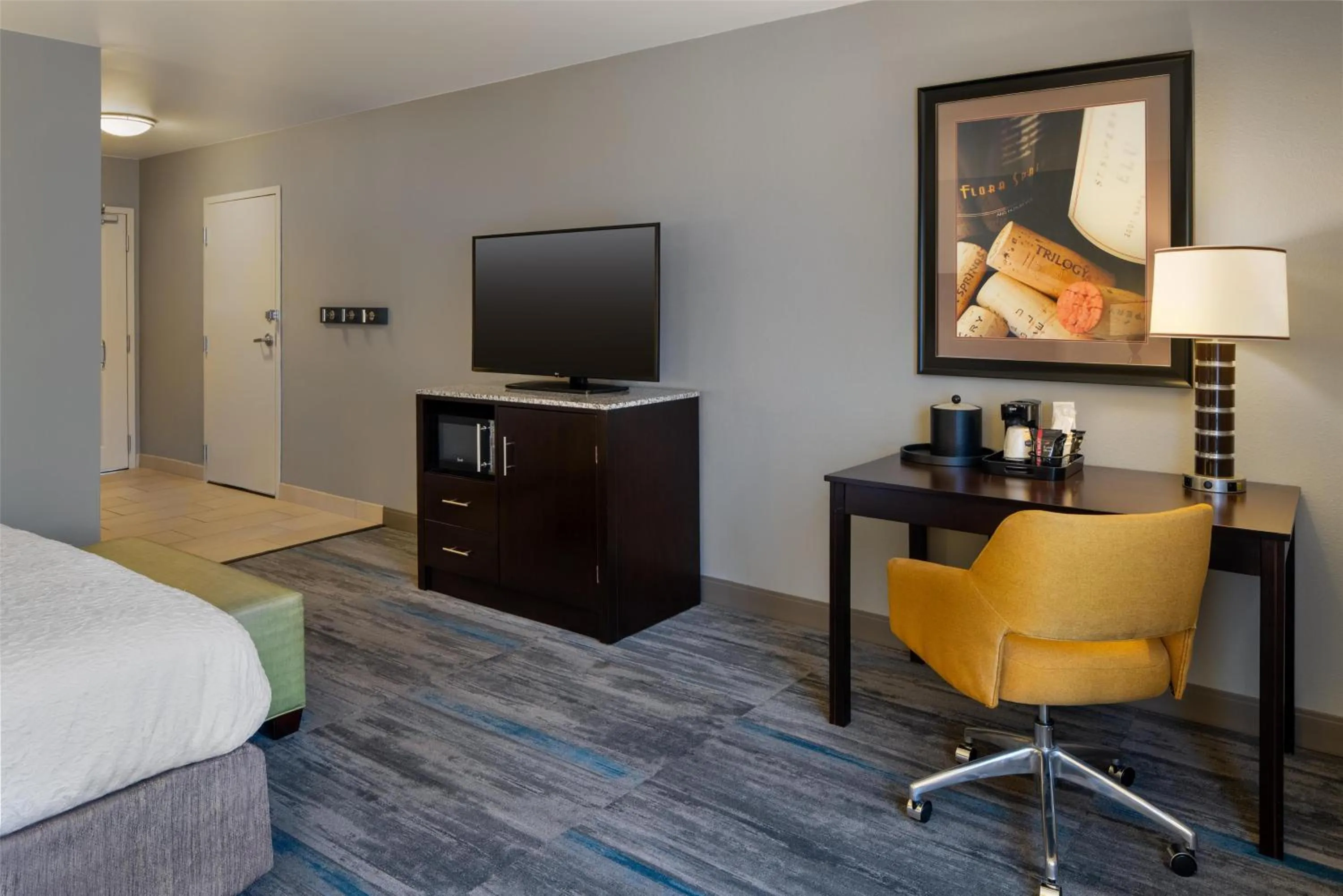 King Room with King Bed - Non-Smoking in Hampton Inn Seneca Falls