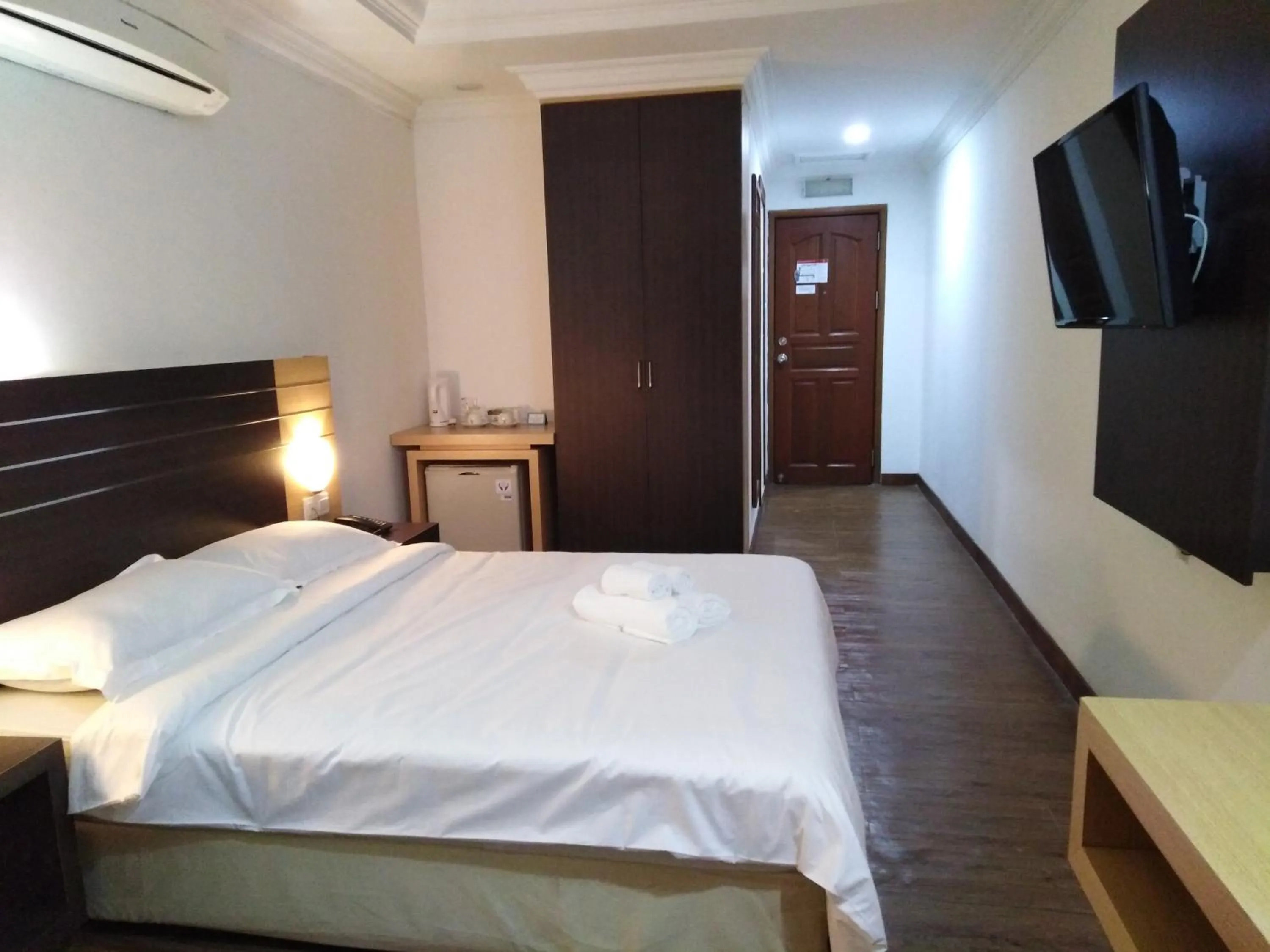 Standard Queen Room in Sara Hotel