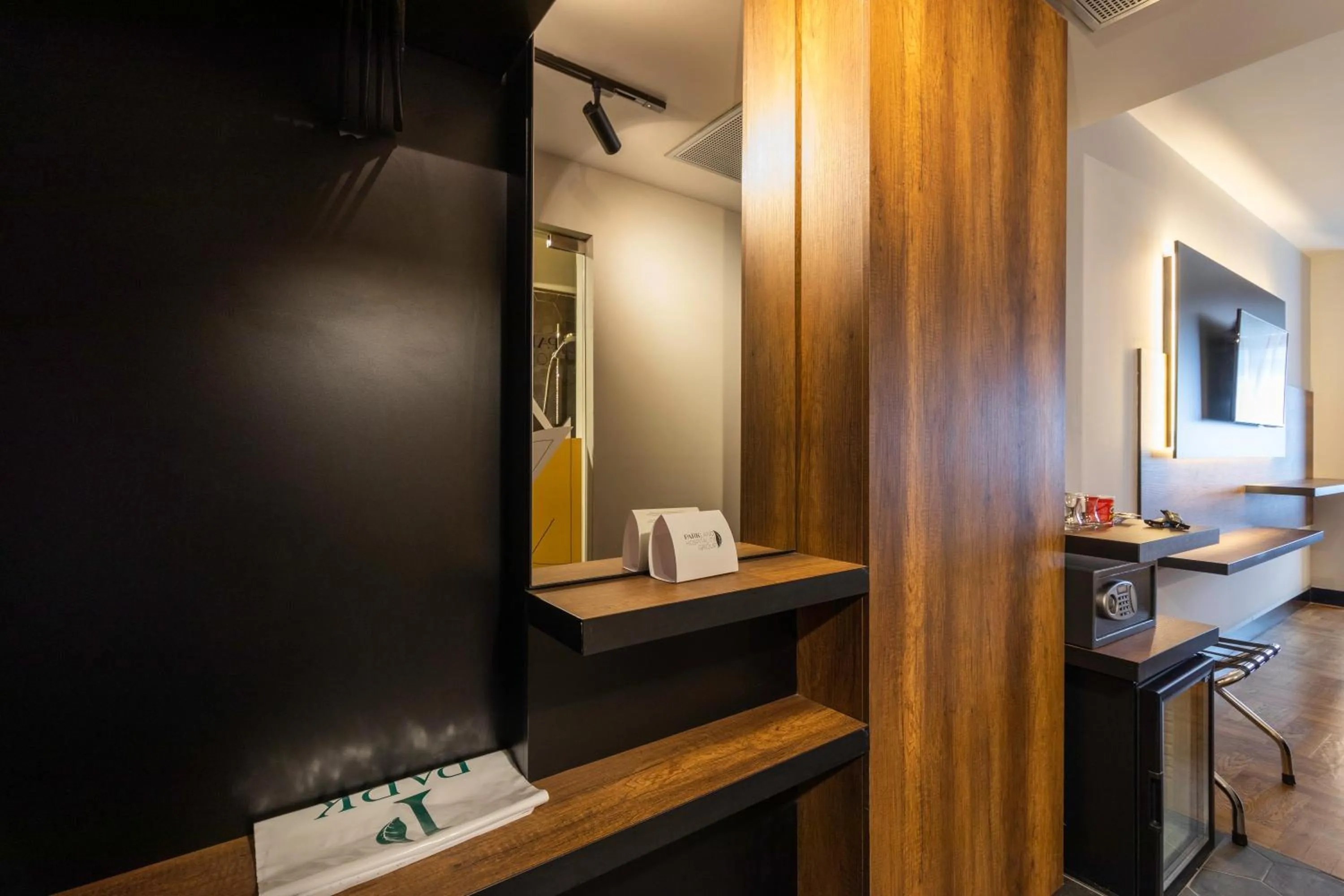 Standard Room with Balcony & River View in Next Door Park