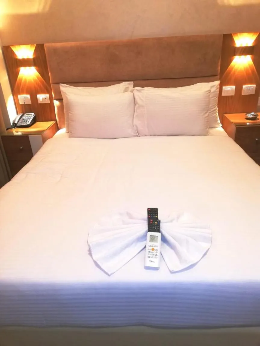 Three-Bedroom Apartment in Jewel Al Nasr Hotel & Apartments