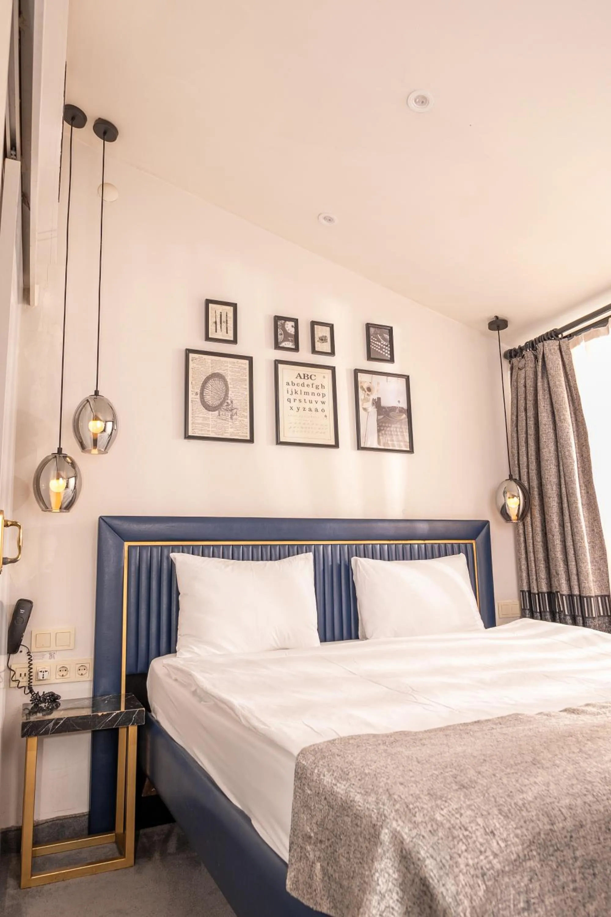 Double Room with Balcony (2 Adults + 1 Child) in Corner Hot