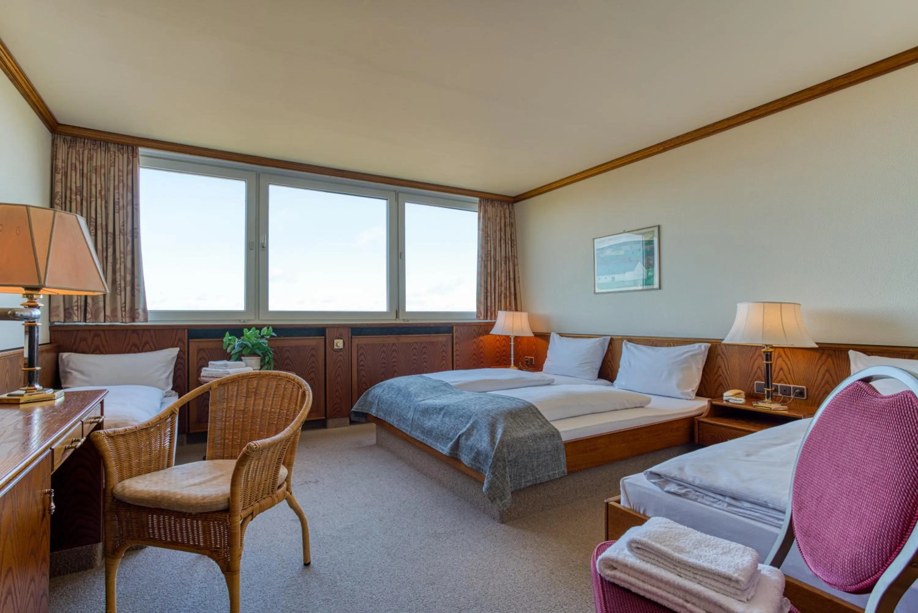 Triple Room in FF&E Hotel Dania