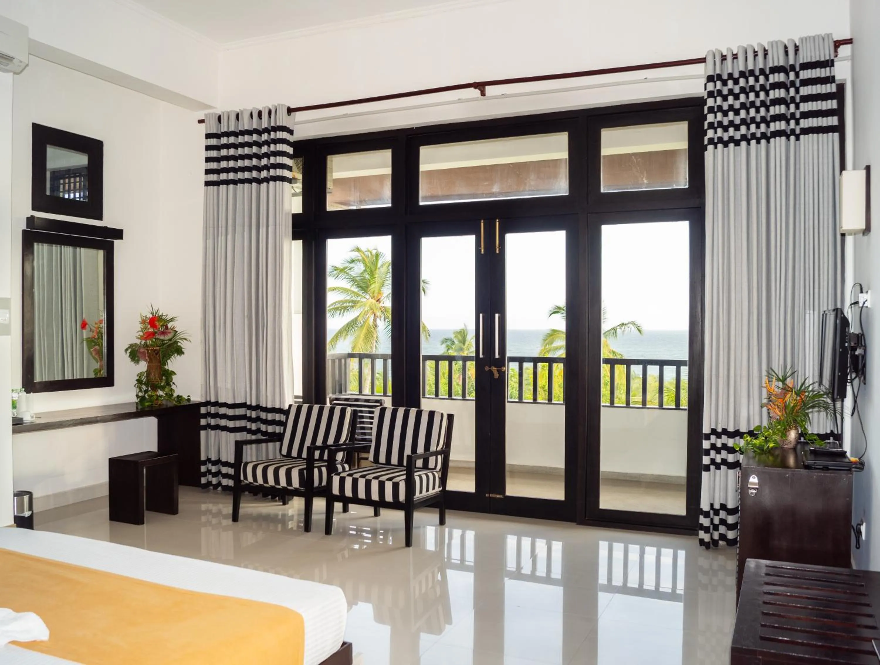 Deluxe Double Room with Ocean View - single occupancy in Lagoon Paradise Beach Resort