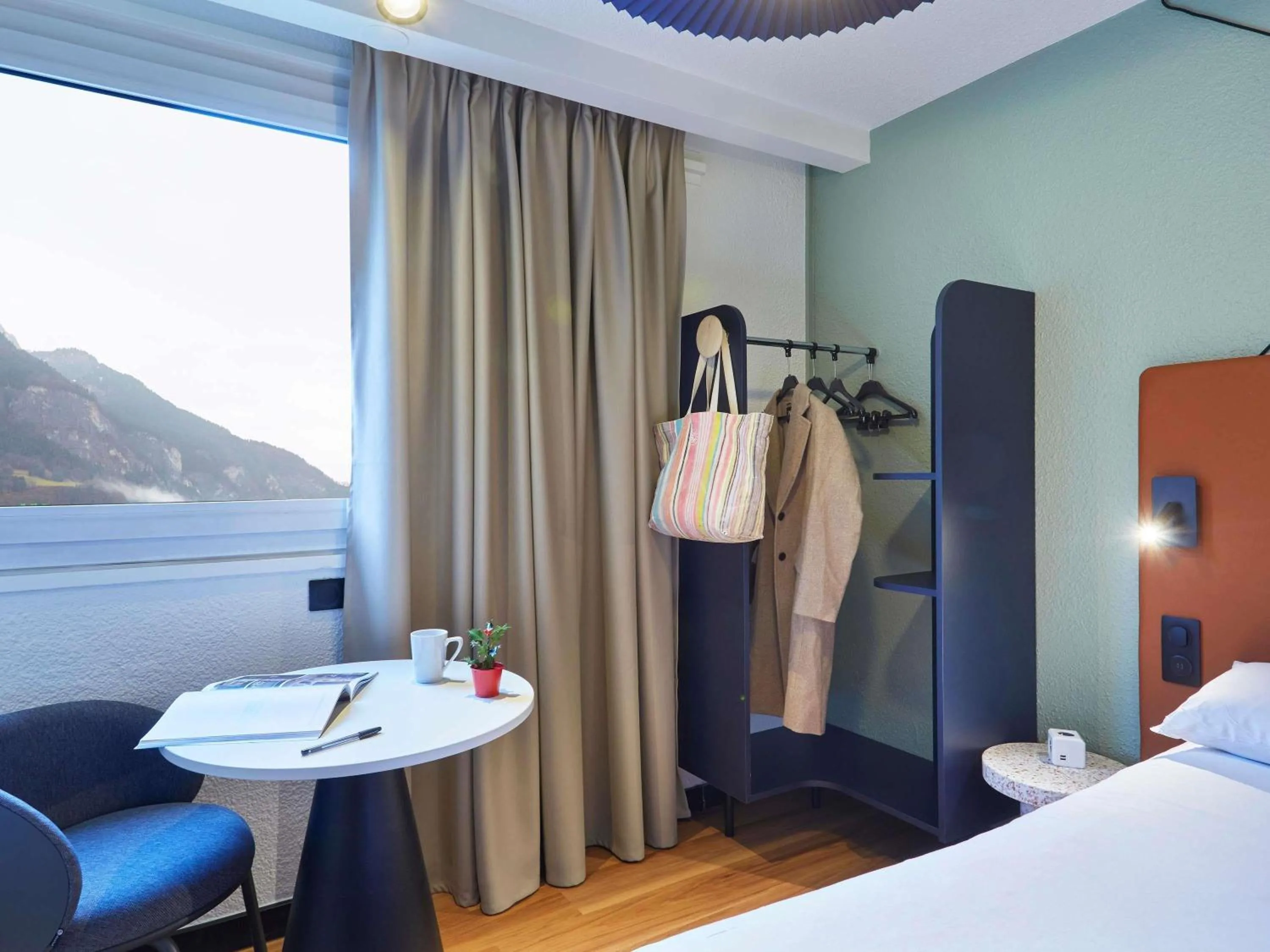 Standard Twin Room in Ibis Sallanches Porte du MontBlanc