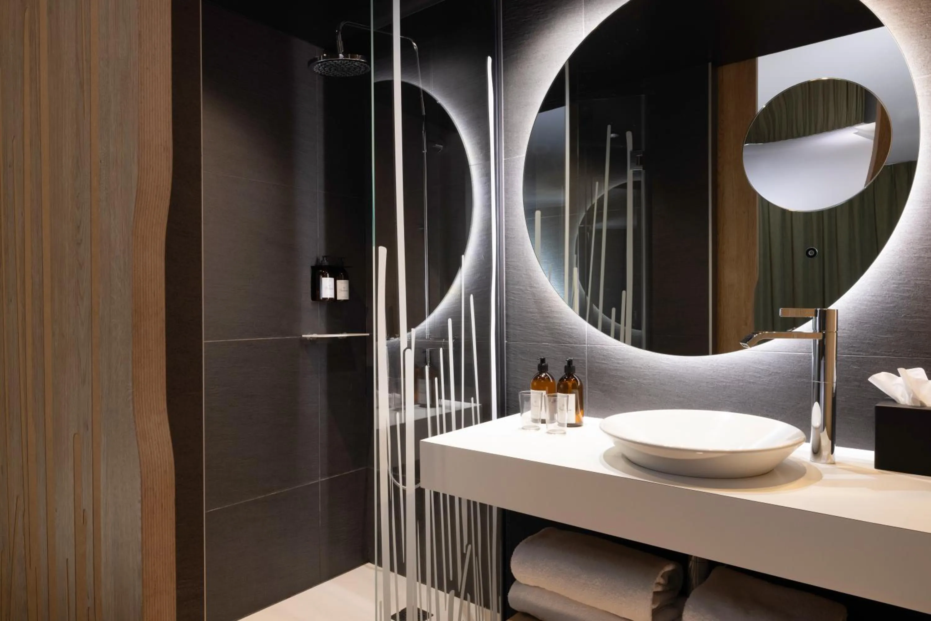 Excecutive King Room with One Sofa in Belaroïa Montpellier Centre Saint Roch