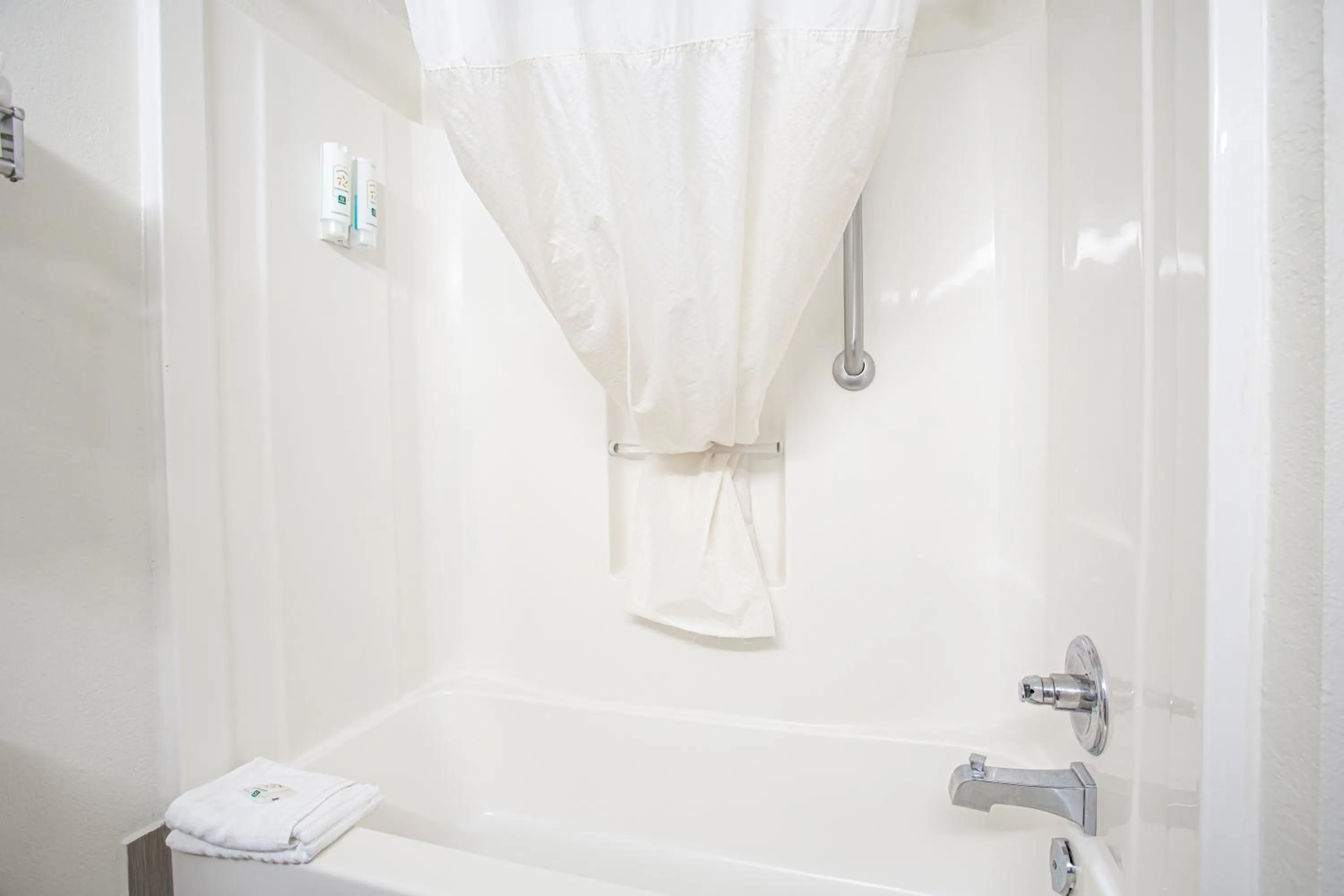 King Room - Non-Smoking in Quality Inn Prattville I-65