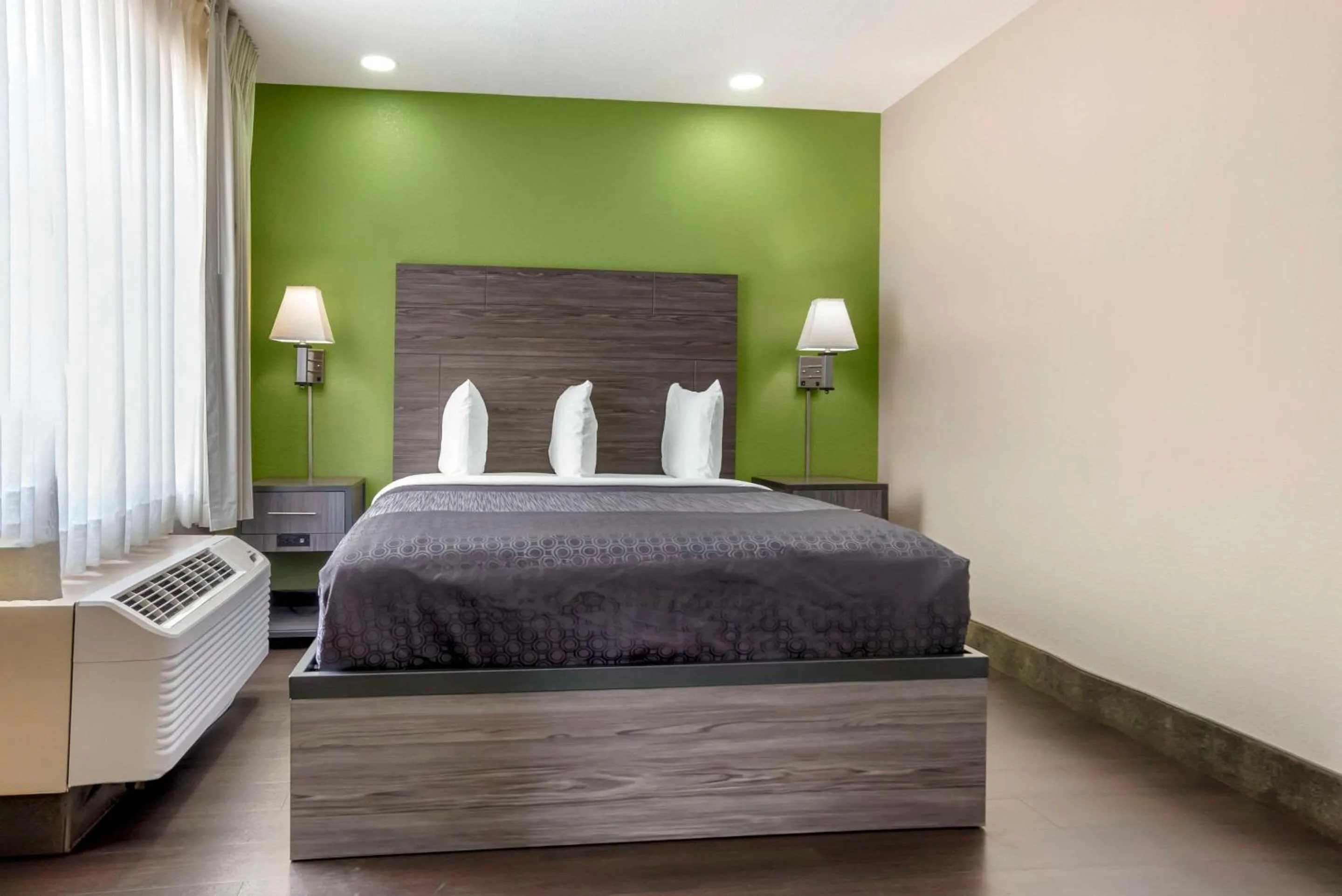 Queen Suite with Two Queen Beds - Non-Smoking in Rodeway Inn Tuscaloosa near University