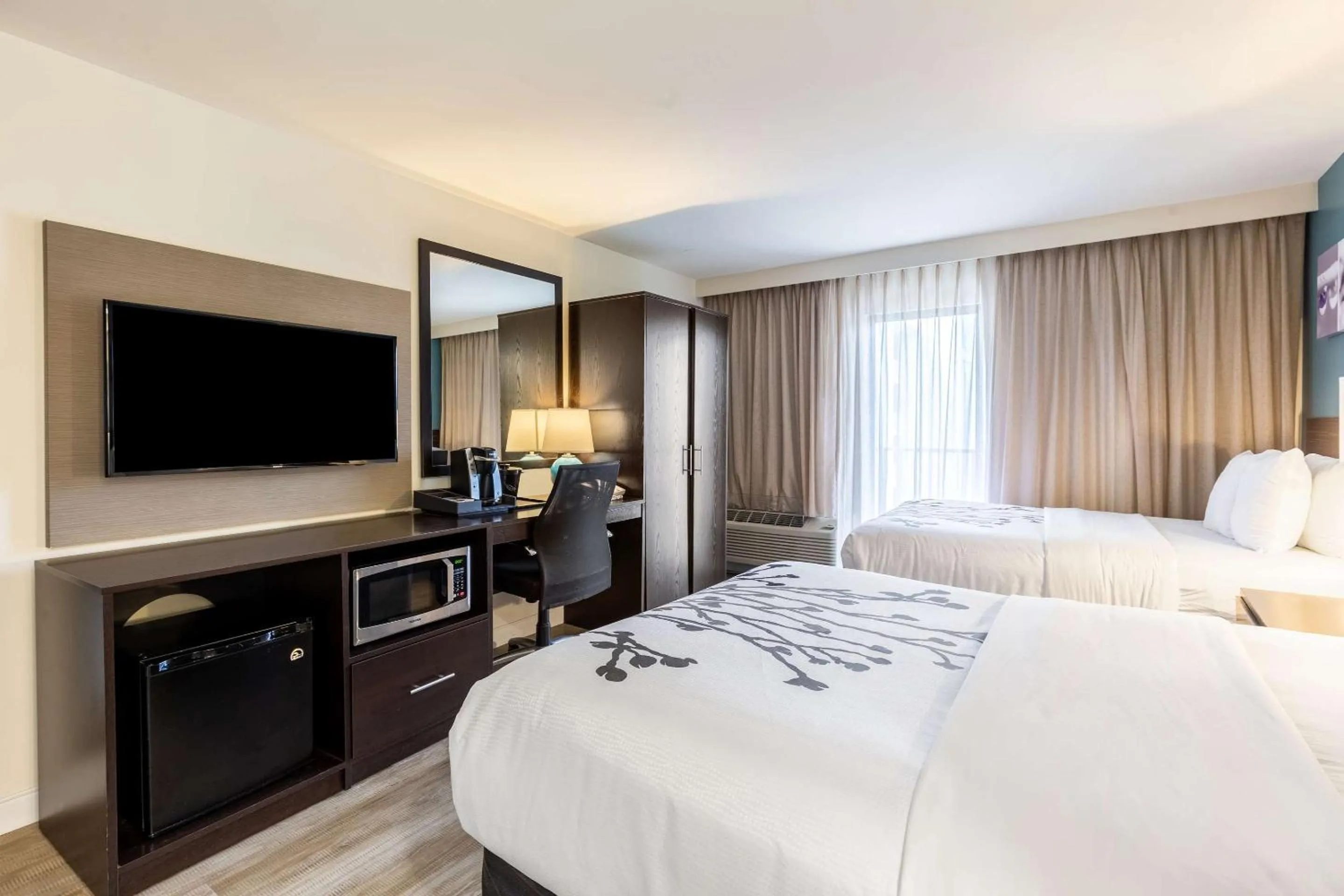 Standard Room with Two Double Beds and Boulevard View - Non-Smoking in Sleep Inn Orange Beach