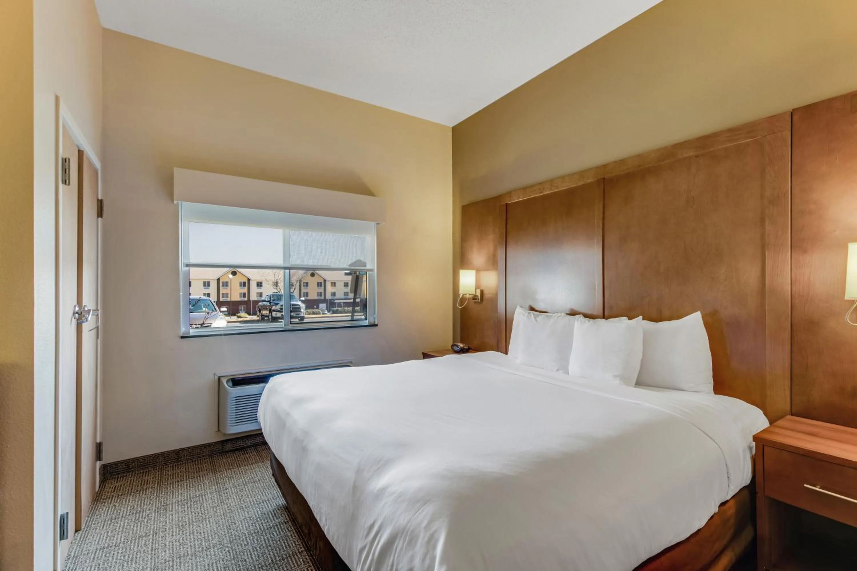 King Suite - Accessible/Non-Smoking in Comfort Suites Huntsville MidCity District at Research Park